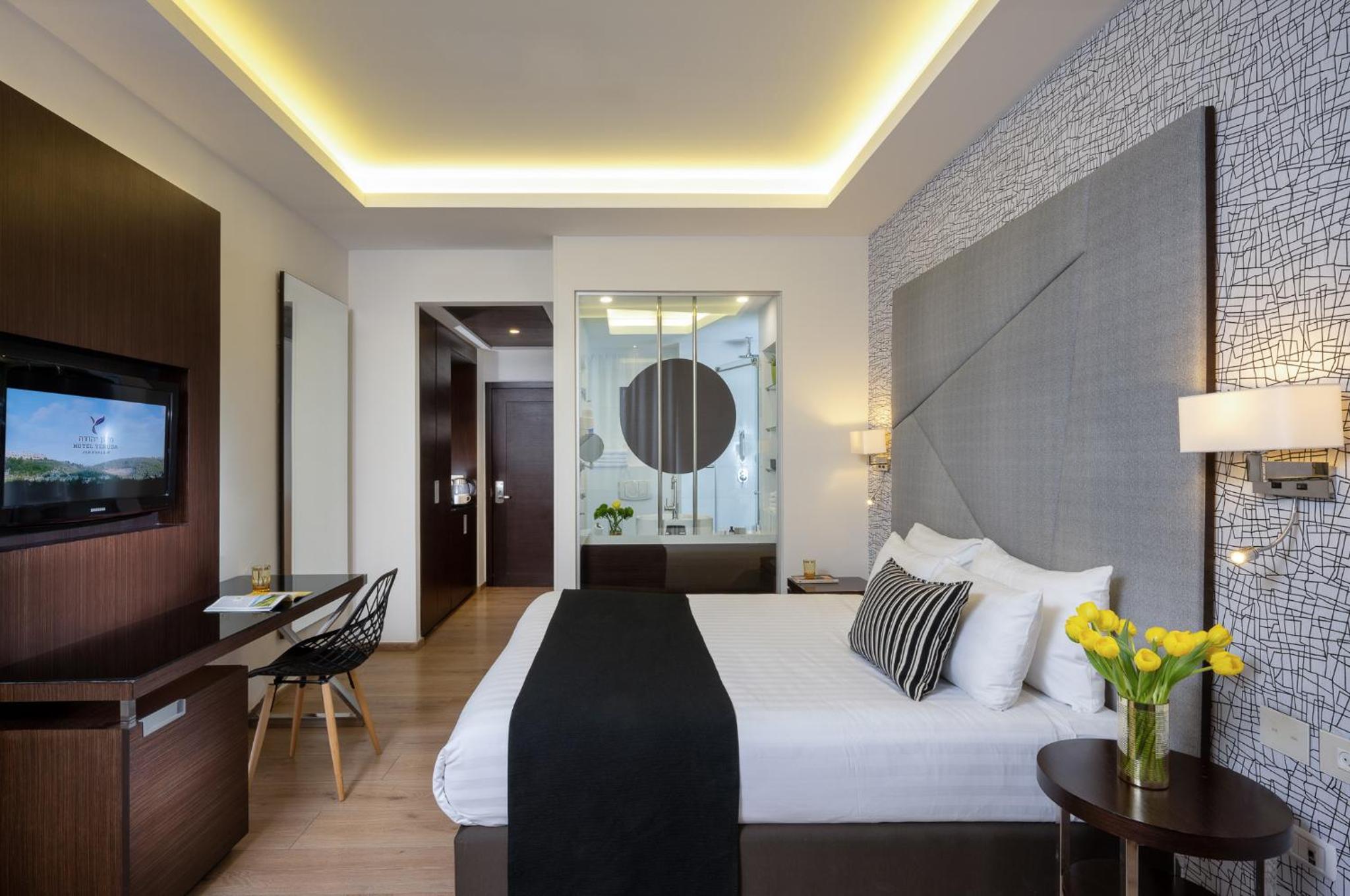 Double or Twin Room with Balcony - Photo 5