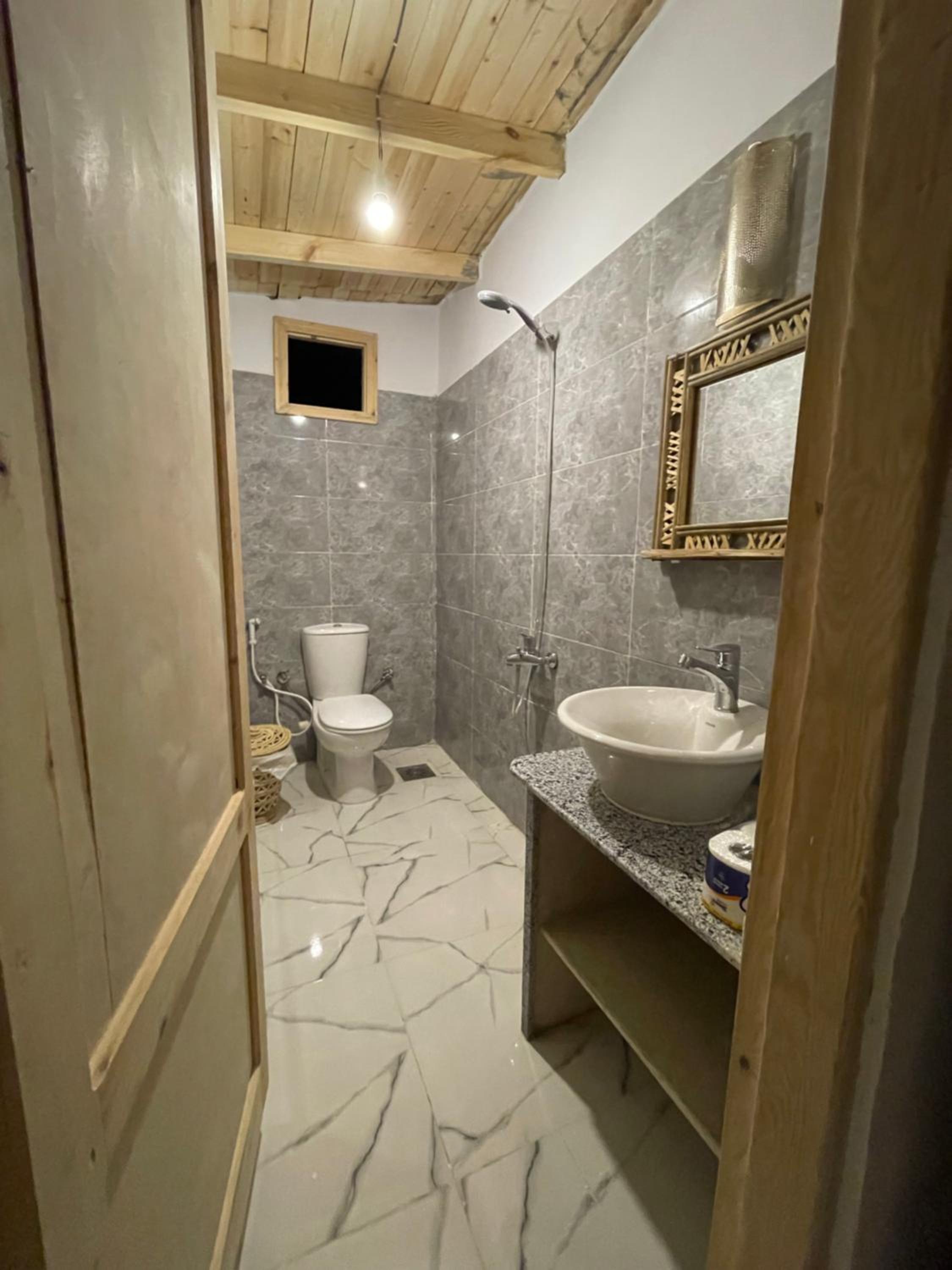 Deluxe Bungalow with Sea View - Photo 14