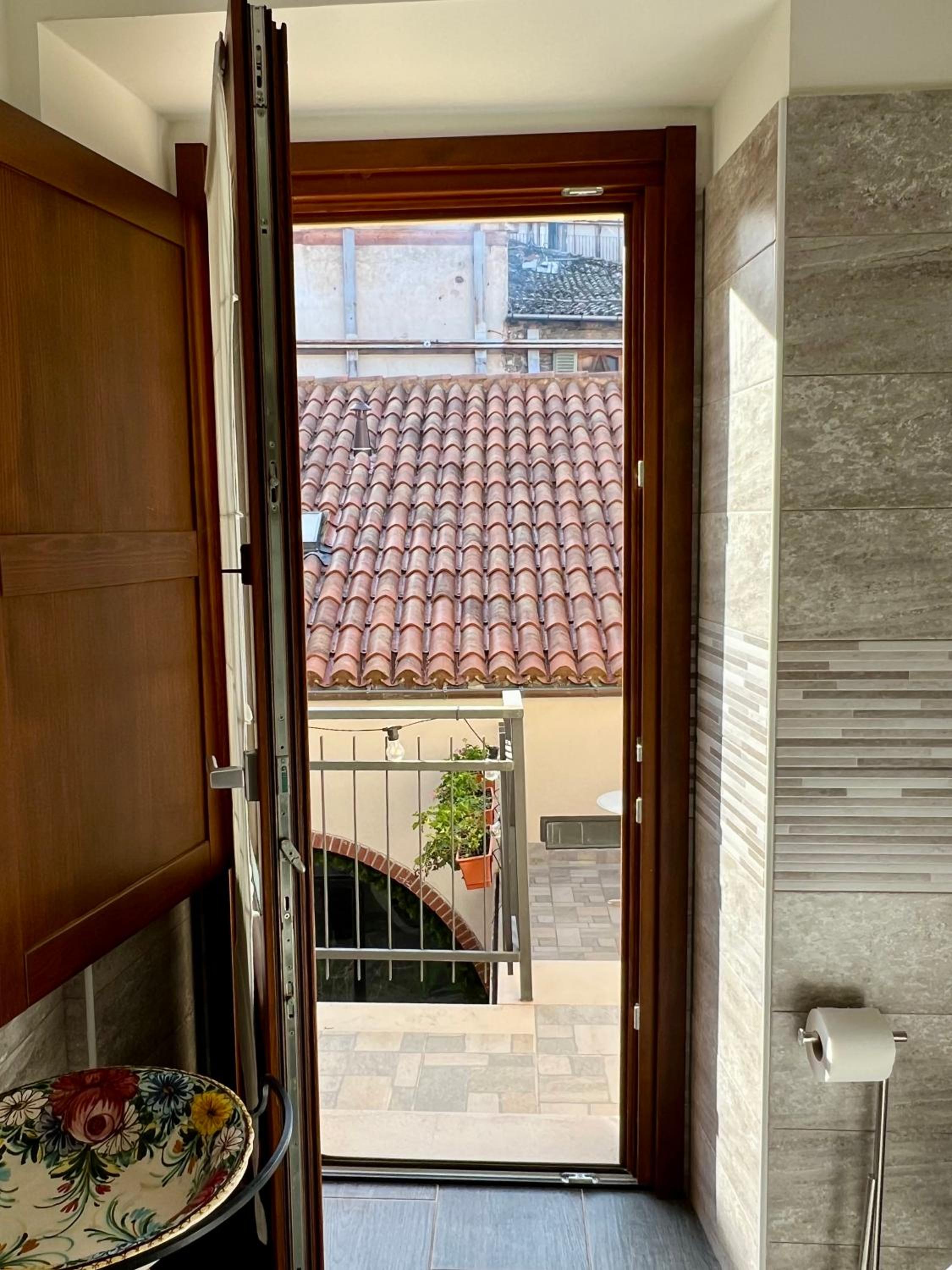 Double or Twin Room - Photo 8