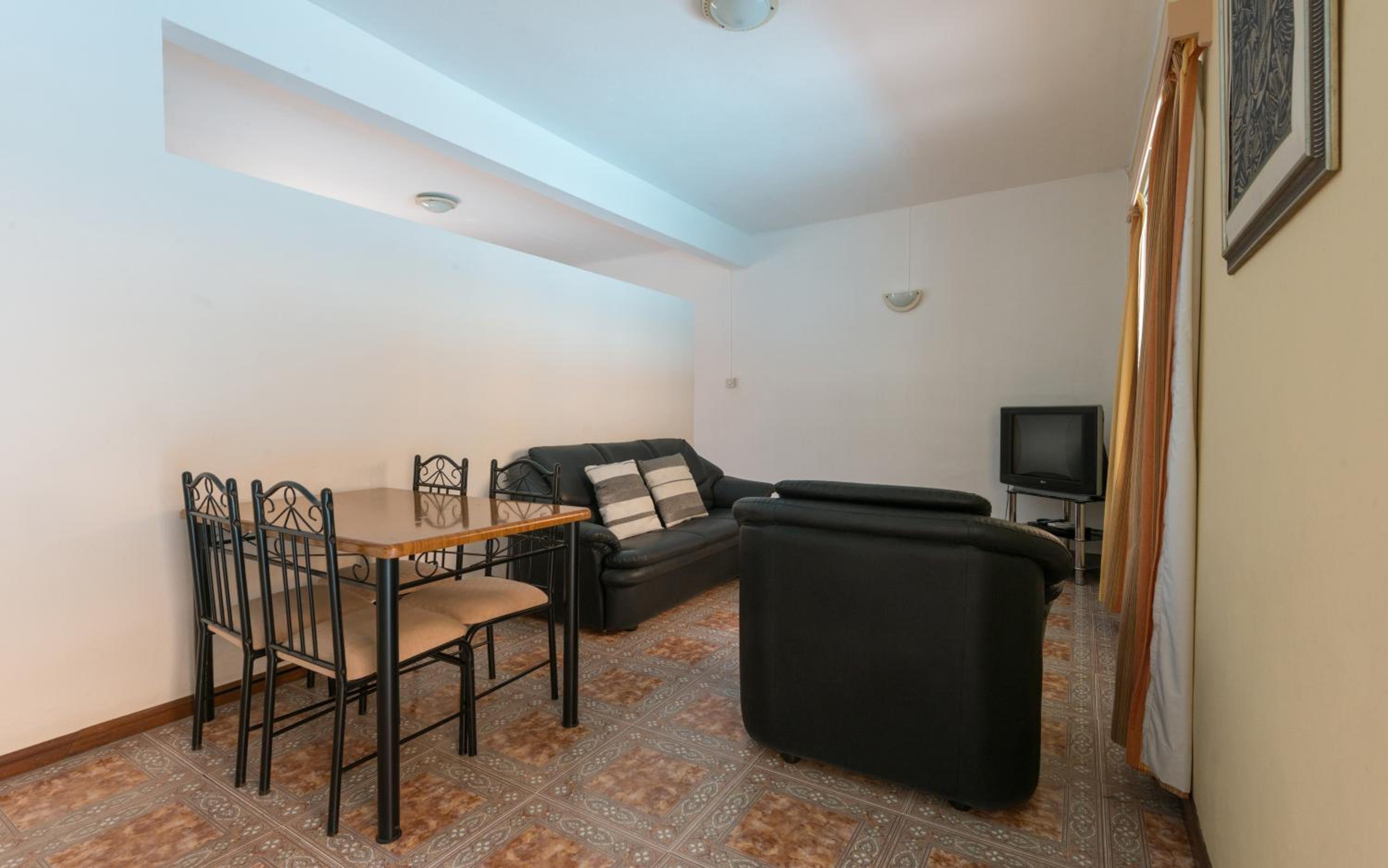 Two-Bedroom Apartment (4 Adults) photo 2