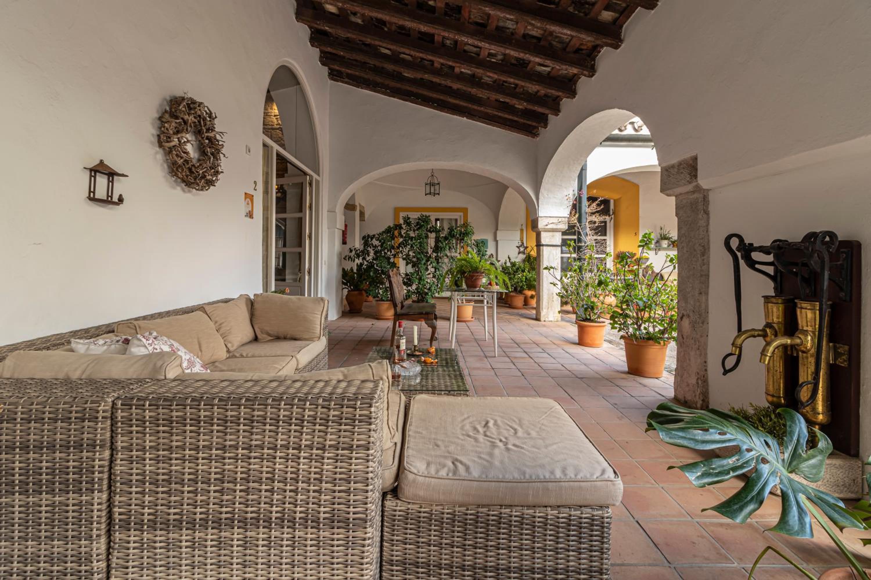 Apartment with Terrace - Photo 2