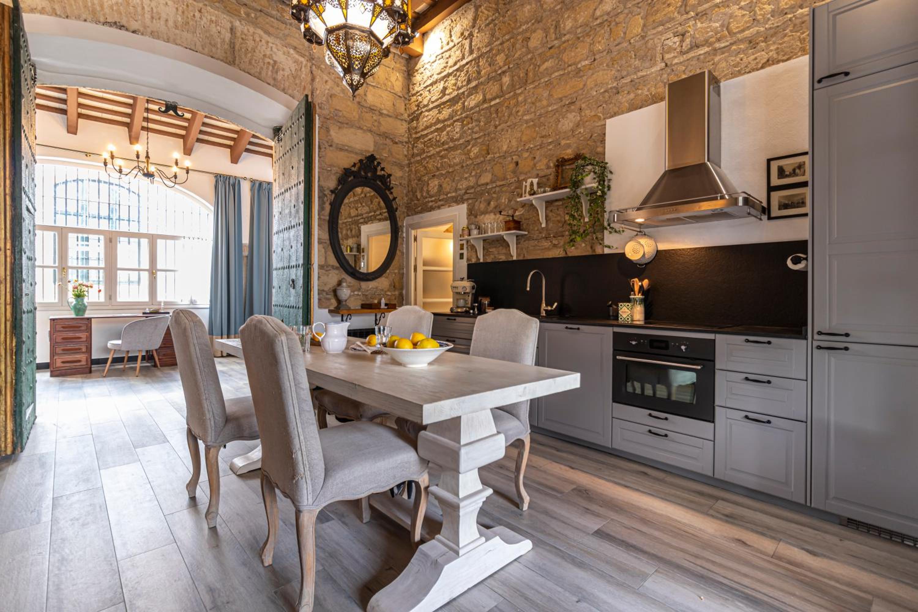 Apartment with Terrace - Photo 3