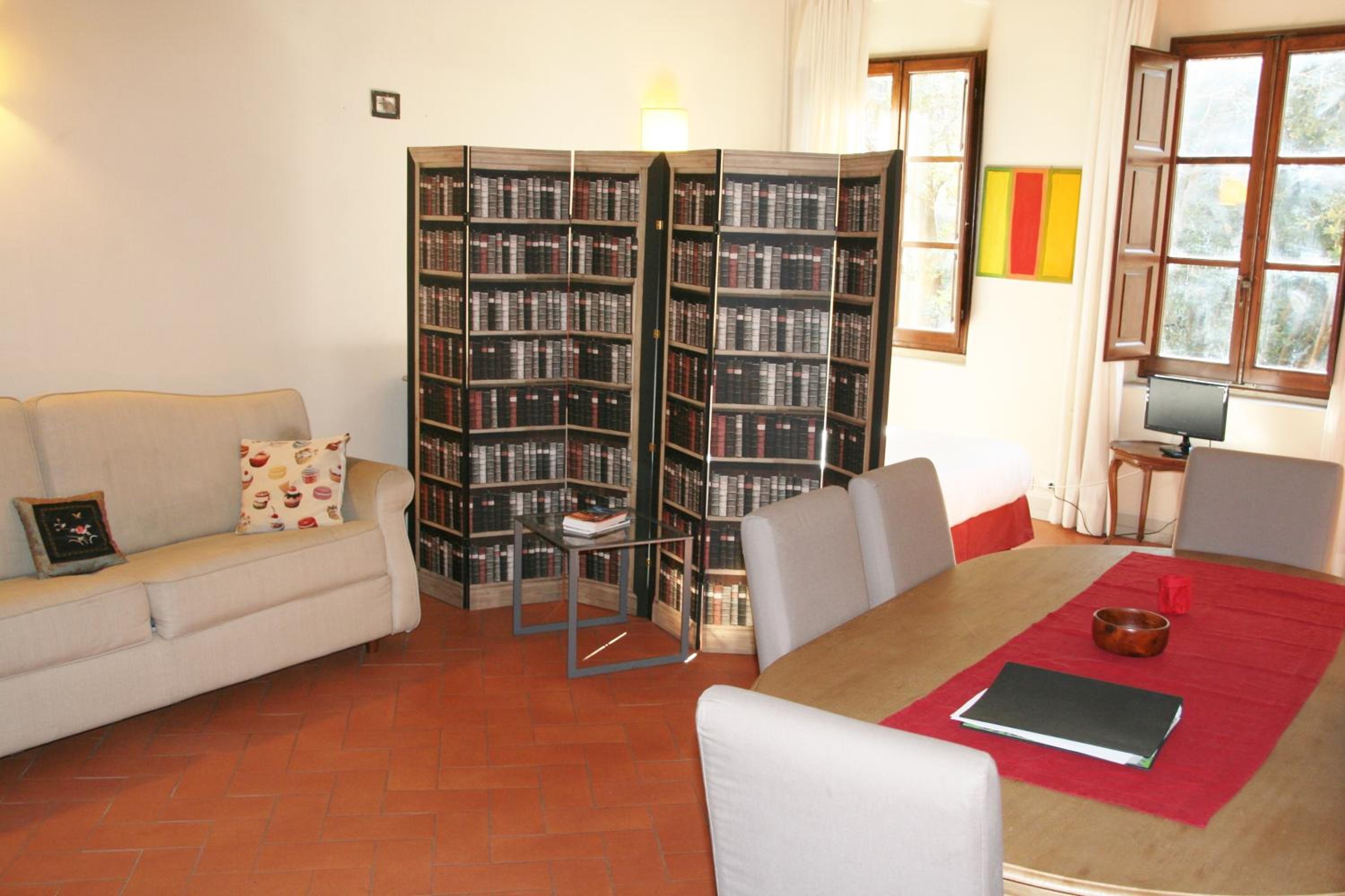 Studio Apartment photo 2