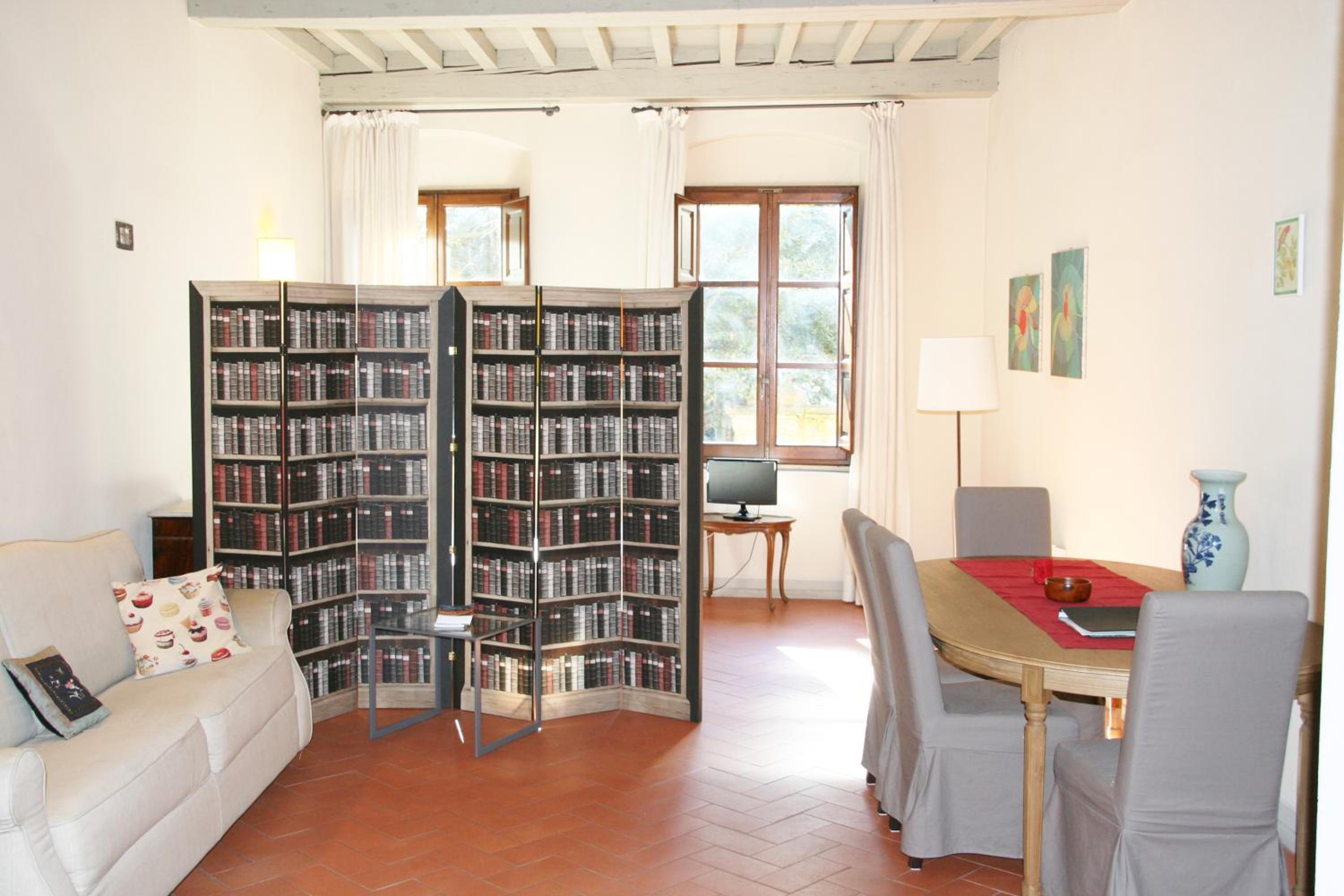 Studio Apartment photo 2