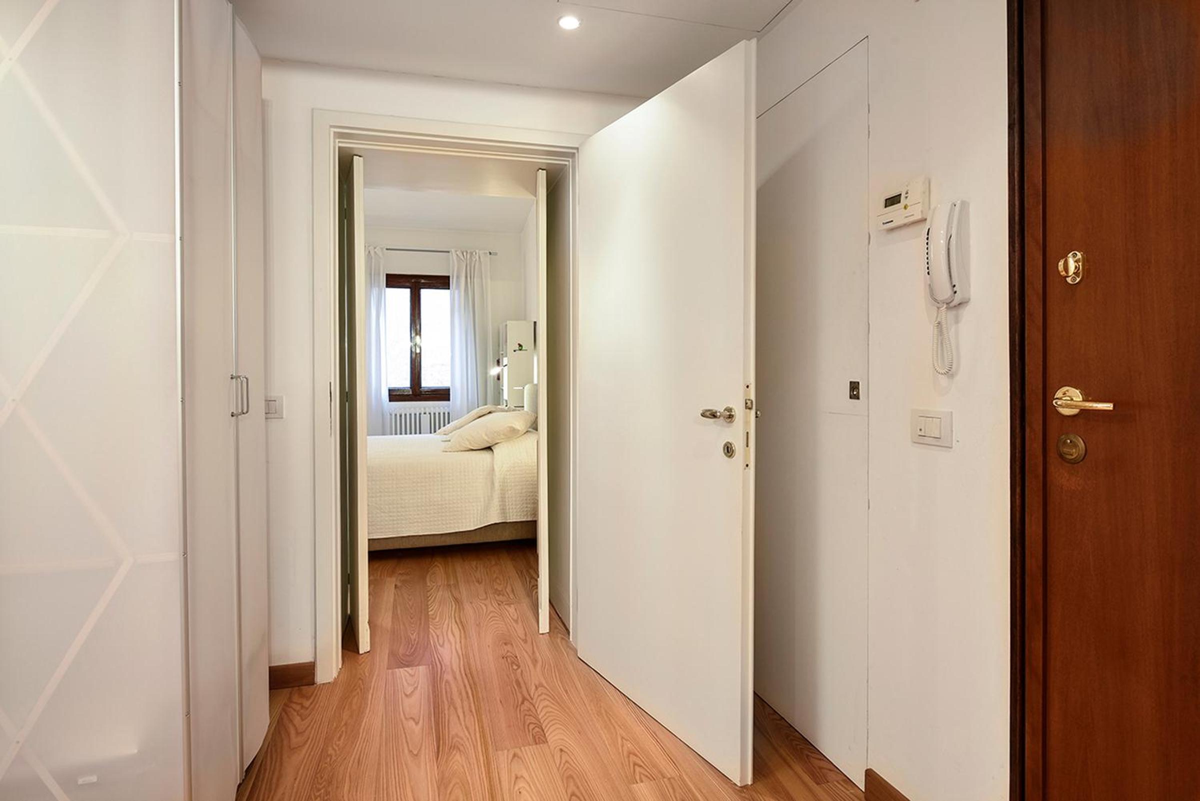 Two-Bedroom Apartment with Terrace photo 3