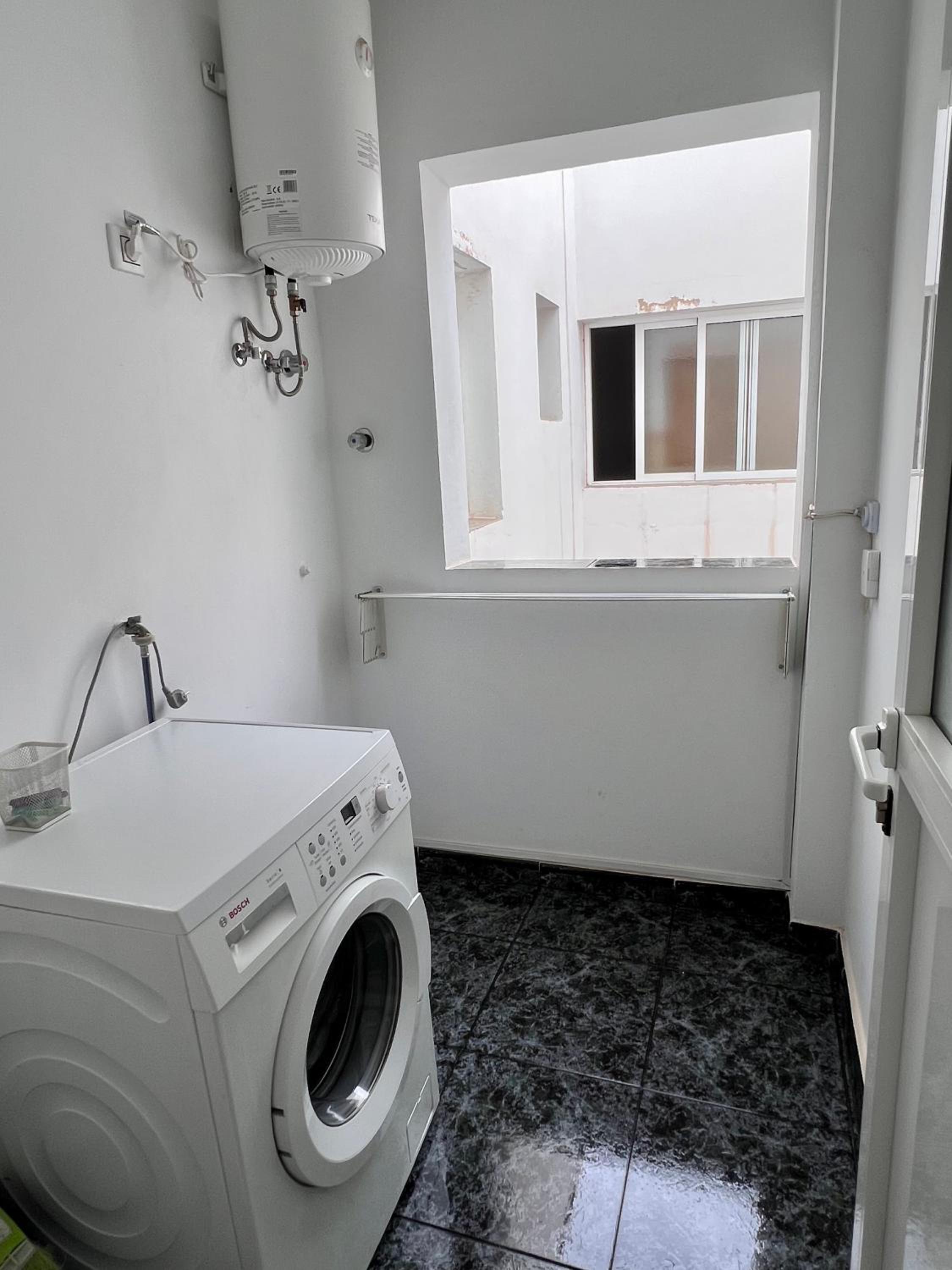 Two-Bedroom Apartment with Mountain View photo 2