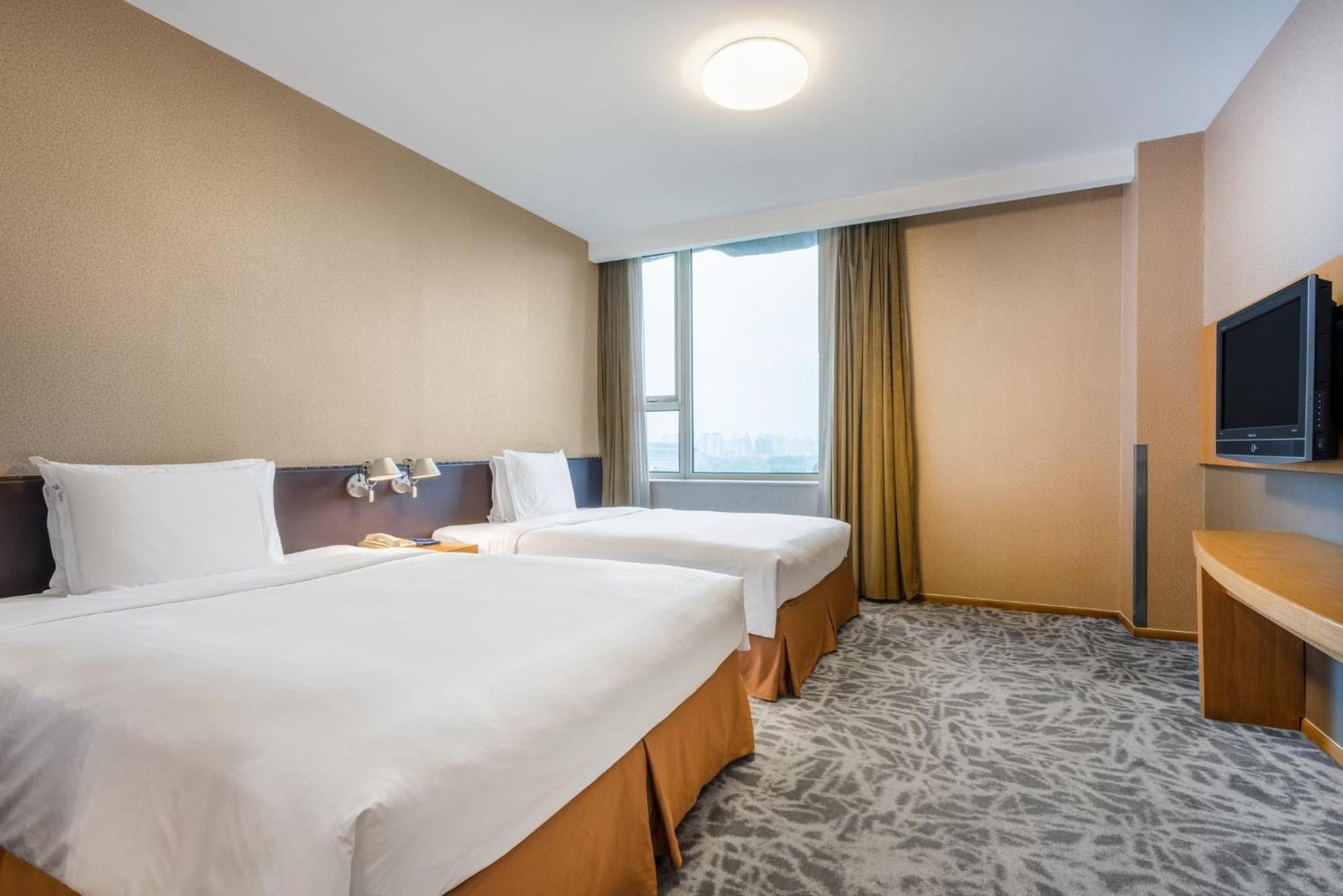 Twin Room with View