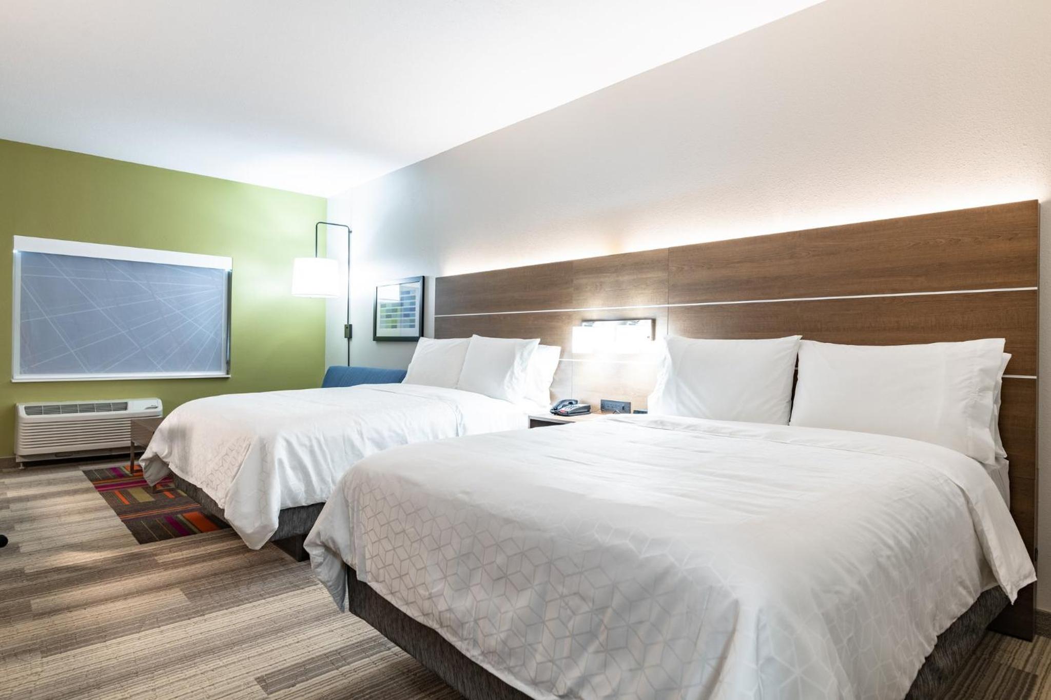 Suite with Two Queen Beds - Photo 1