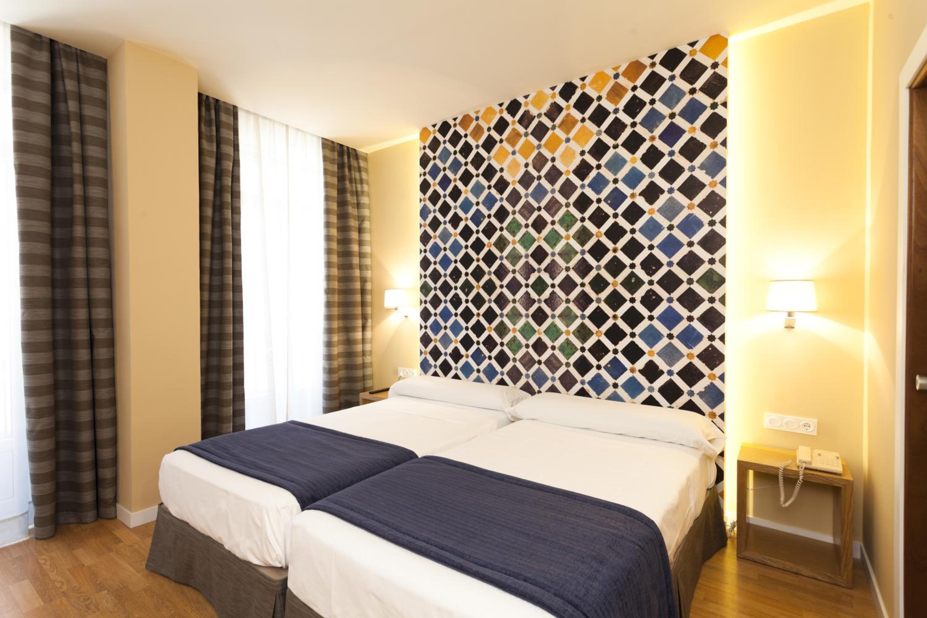 Quadruple Room - Photo 3