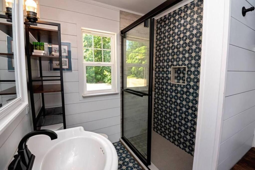 Three-Bedroom House photo 2