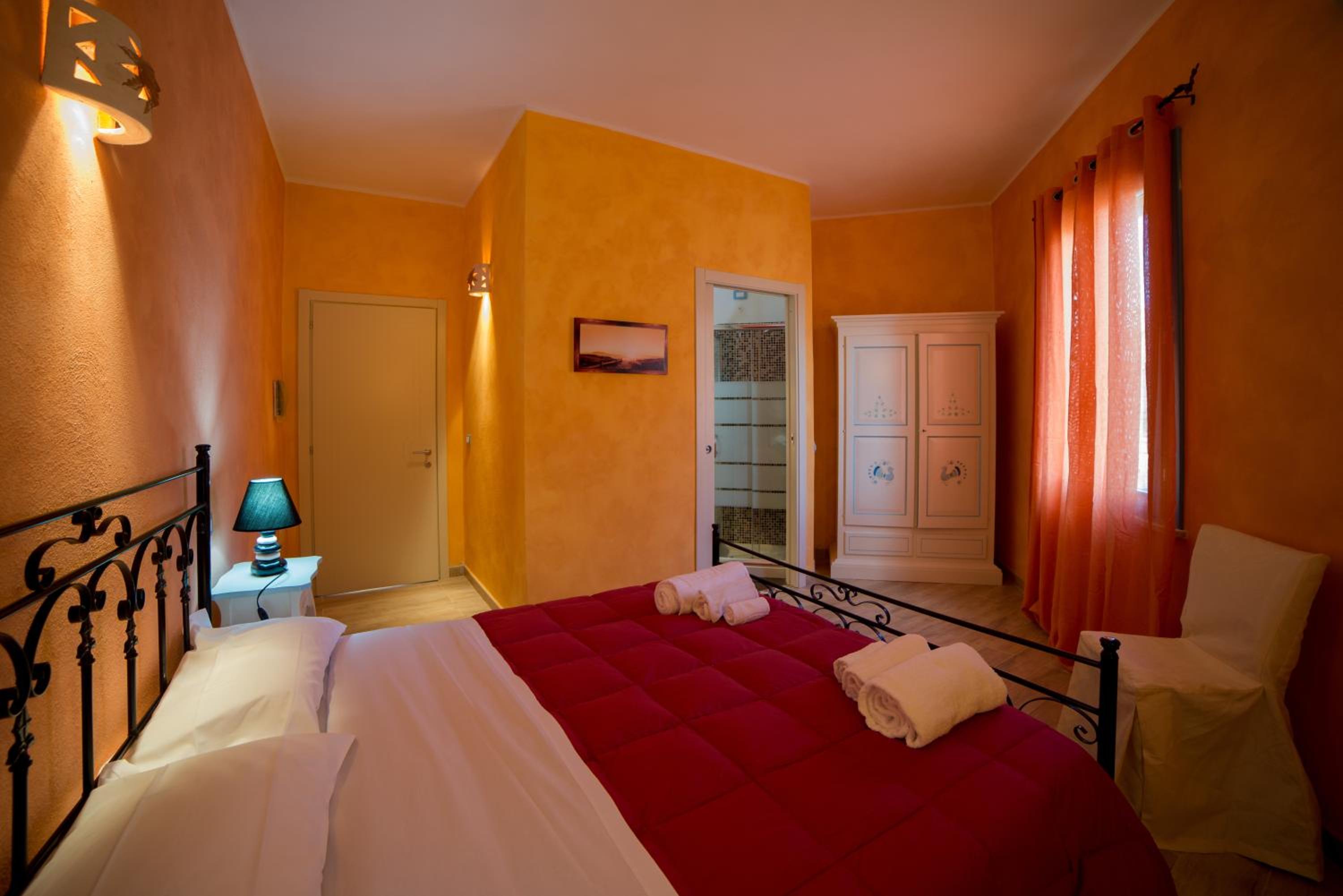 Double Room with Extra Bed - Photo 1