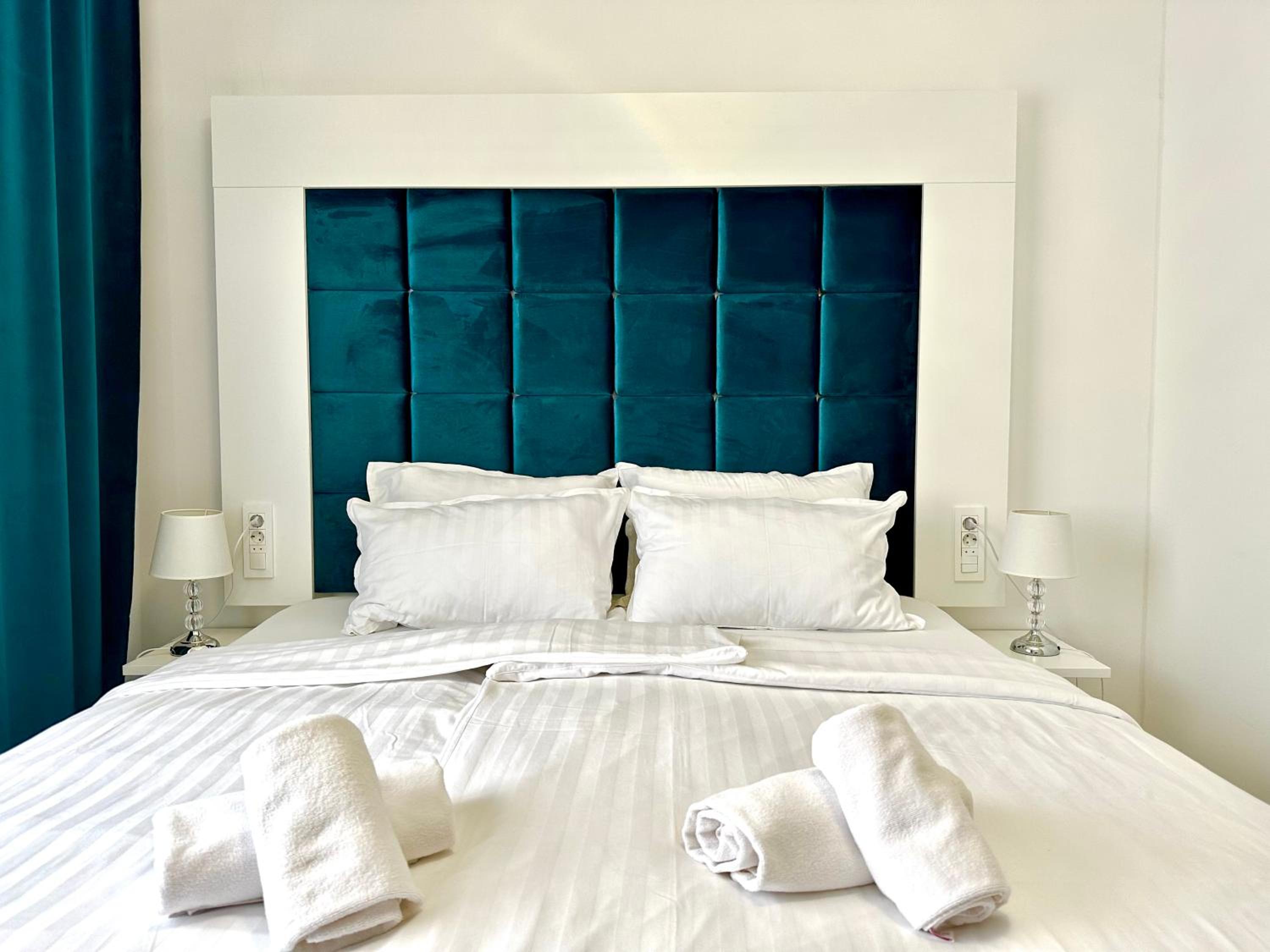 Double Room - Photo 16