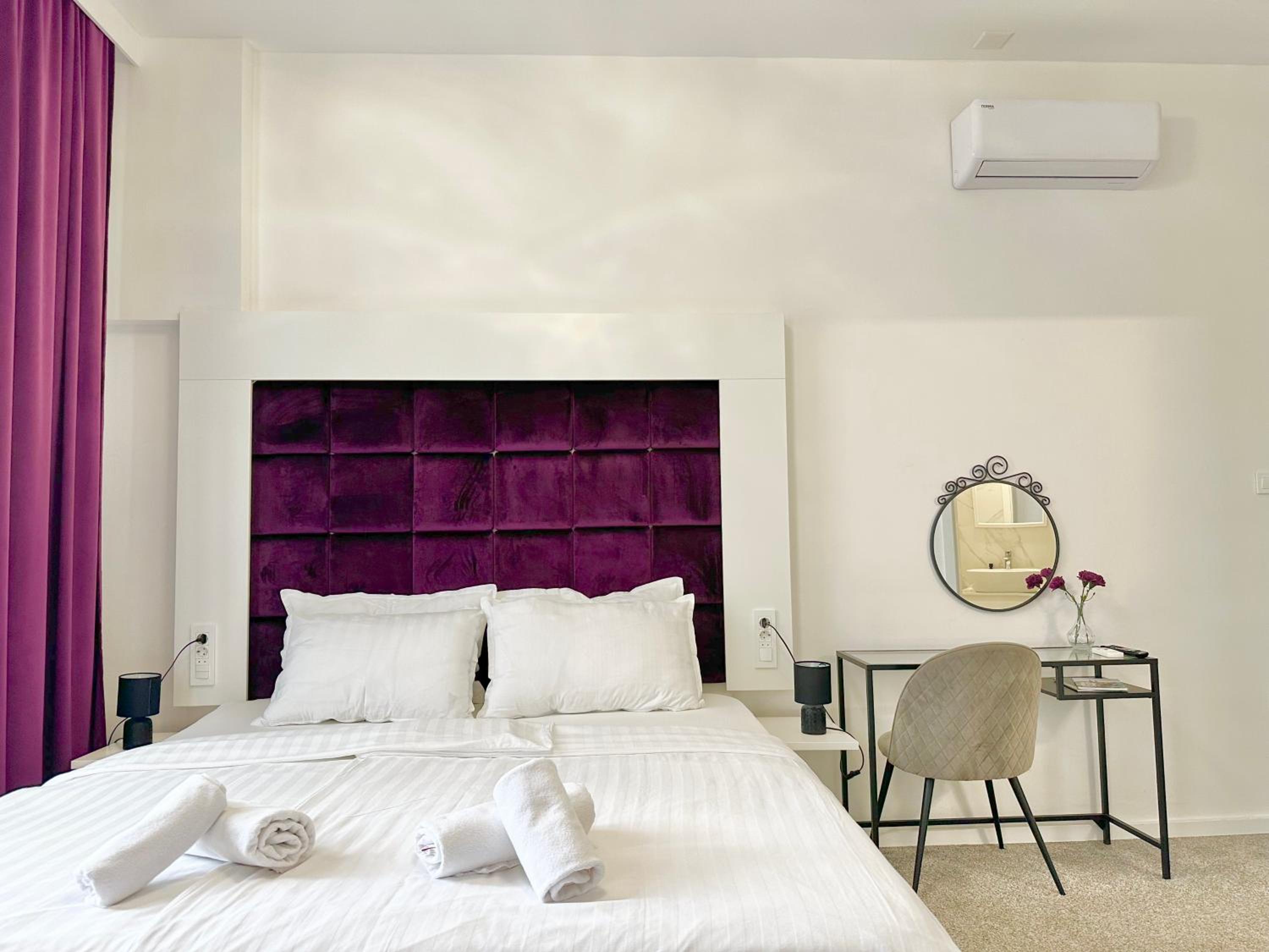 Double Room - Photo 17