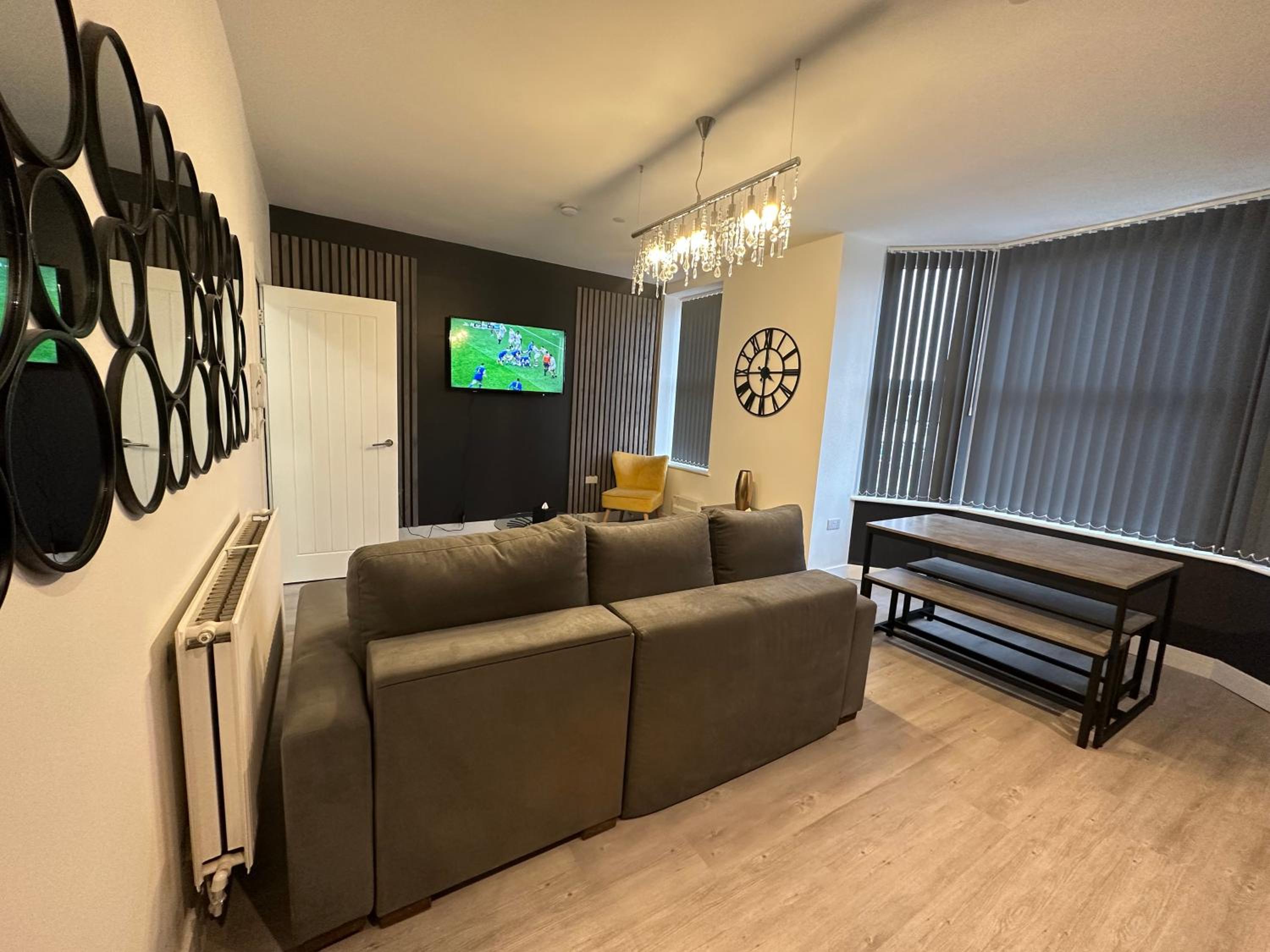 Three-Bedroom Duplex Apartment photo 2