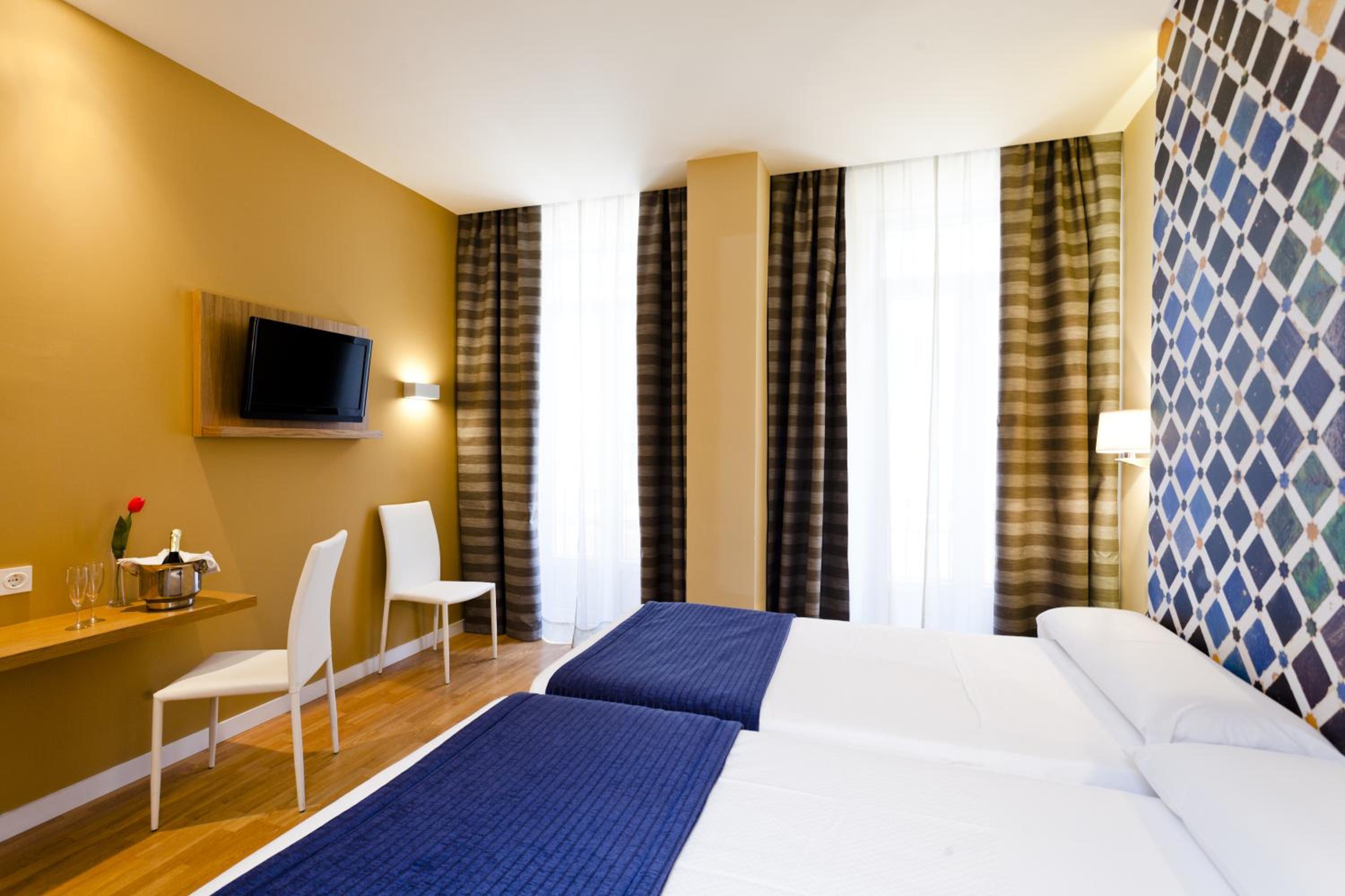 Double or Twin Room - Photo 1