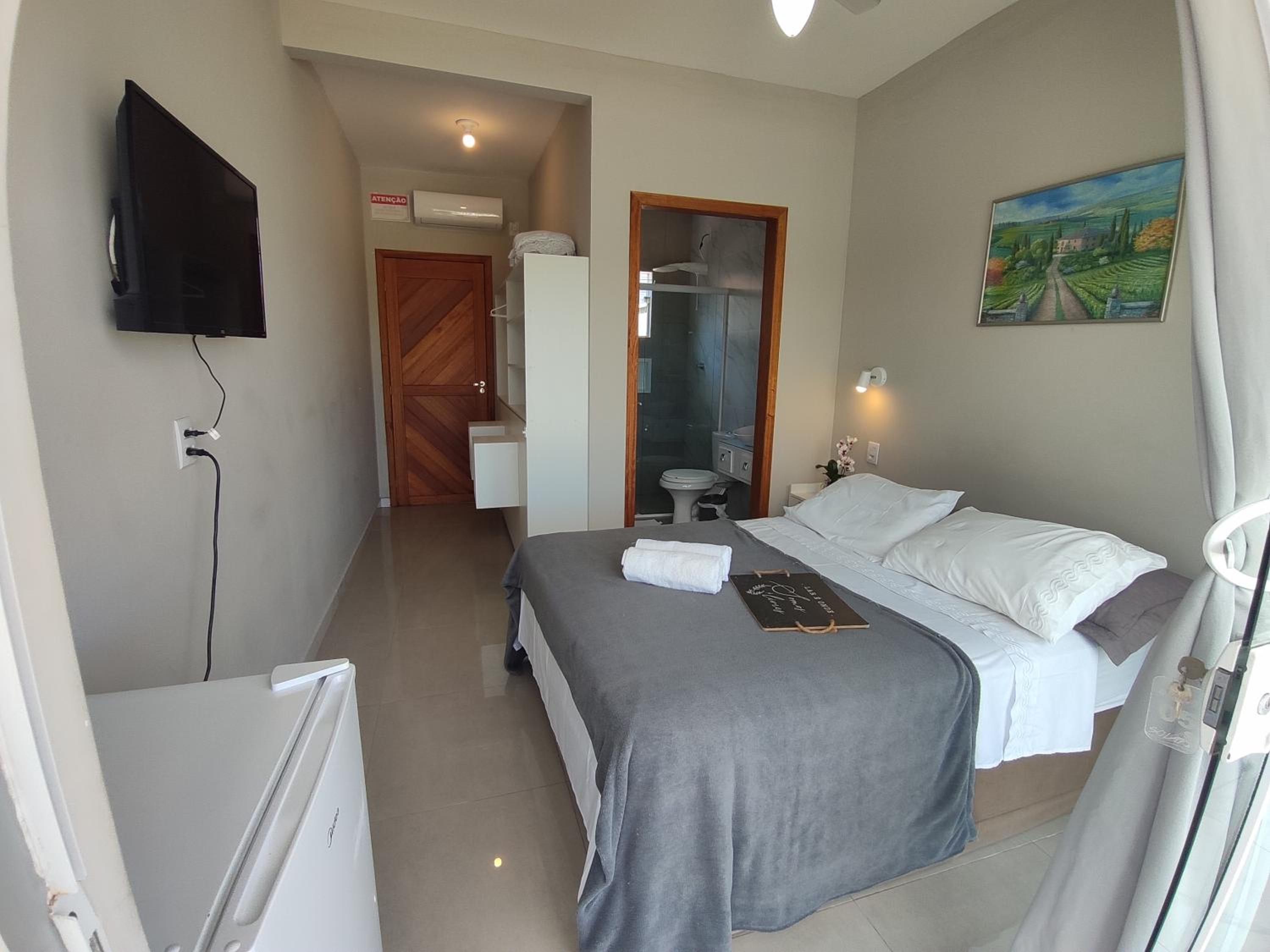 Large Double Room - Photo 2