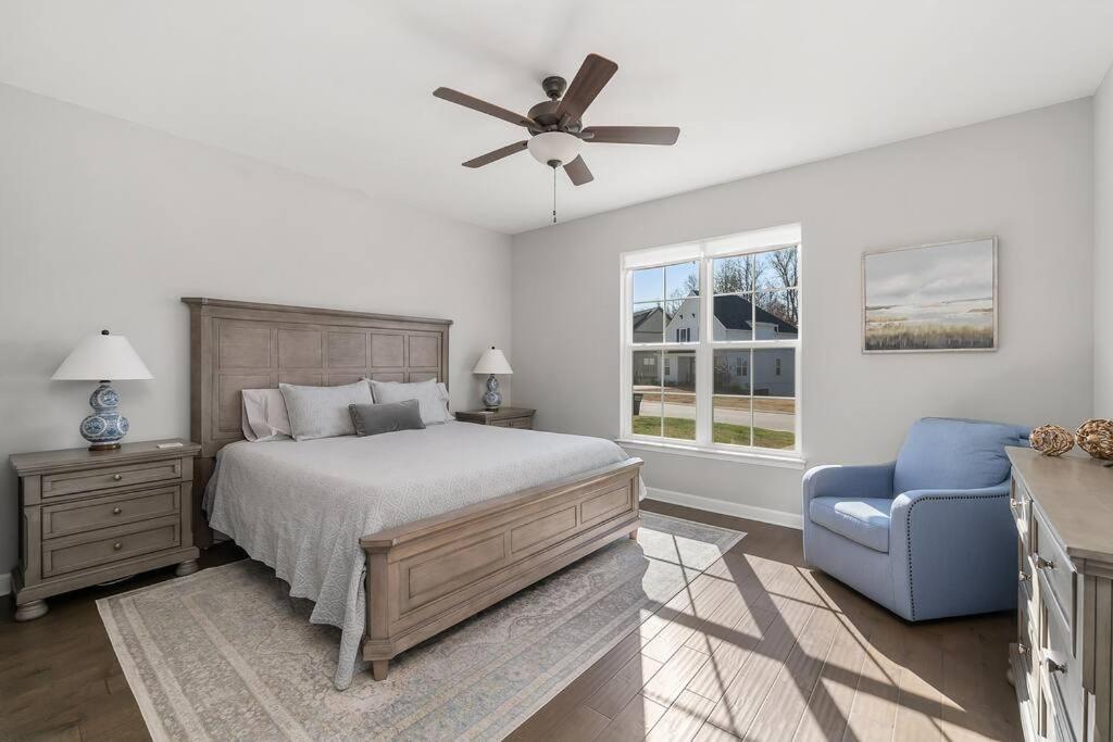 Three-Bedroom House photo 1