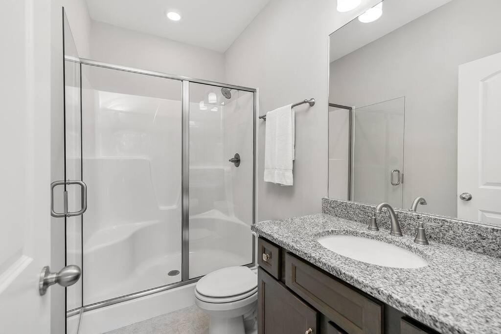 Three-Bedroom House photo 2