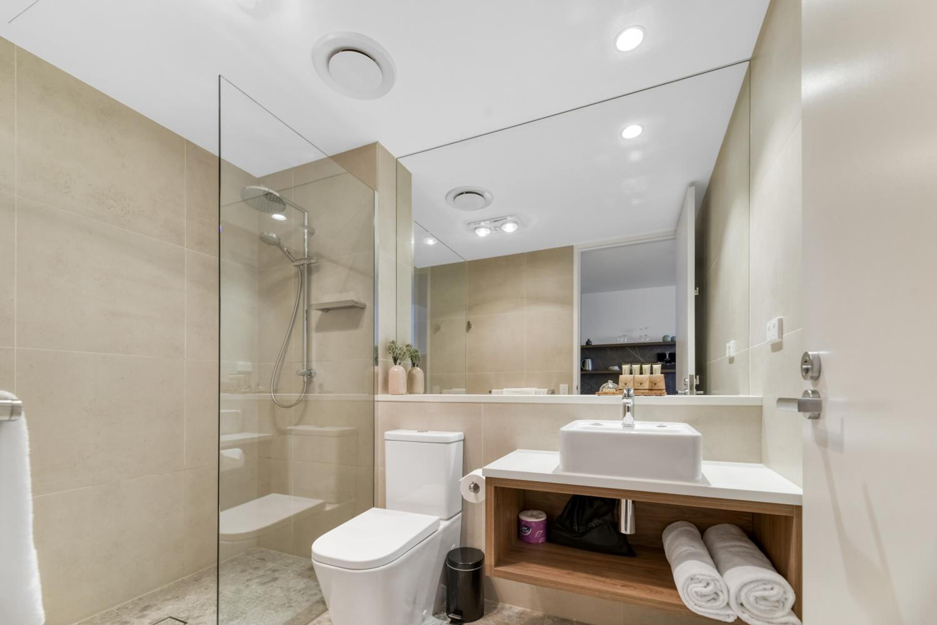 King Suite - Photo 4