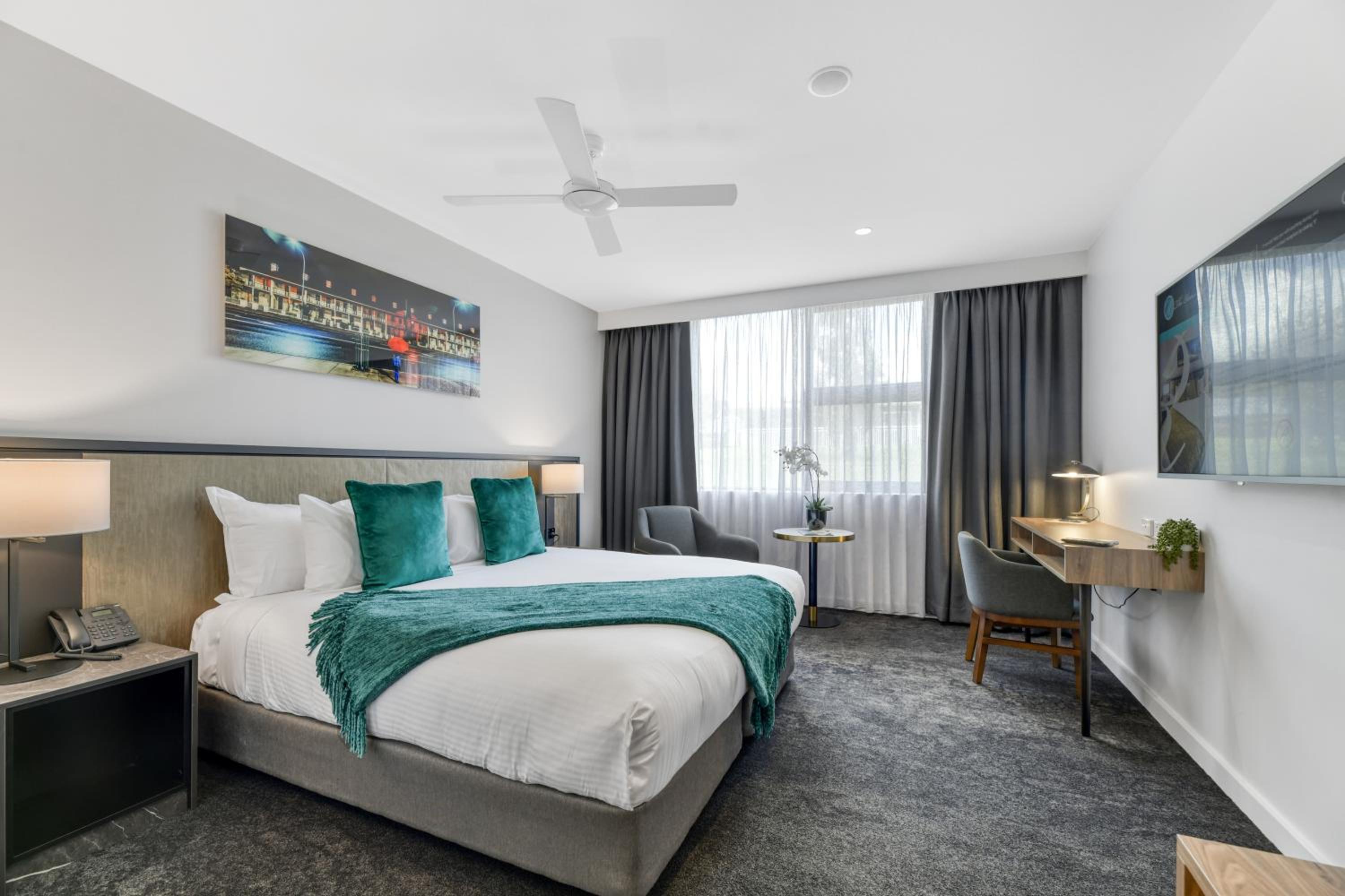 King Suite - Photo 1