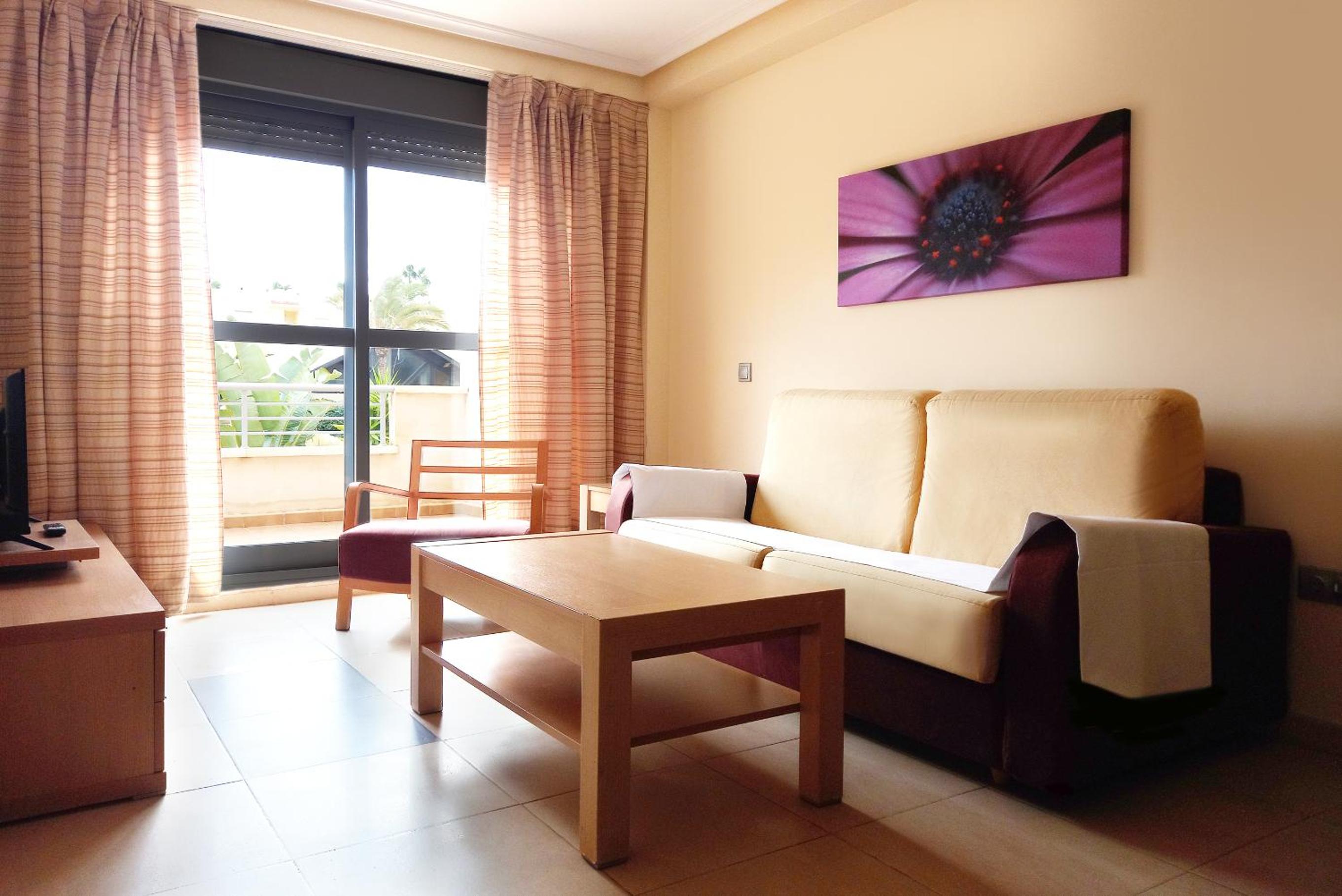 Apartamento de una habitación con terraza y vistas a la piscina