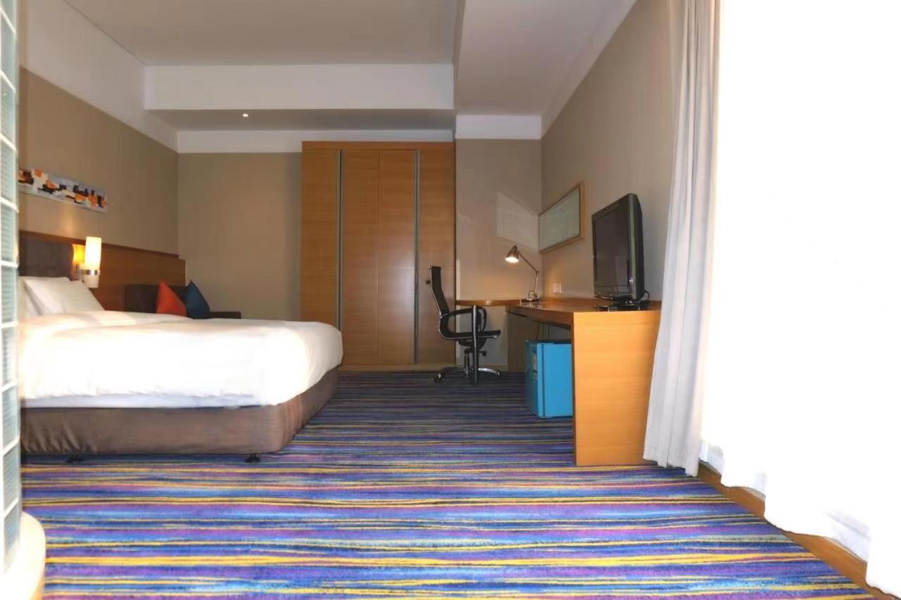 Standard King Room with Extra Floor Space - Photo 1