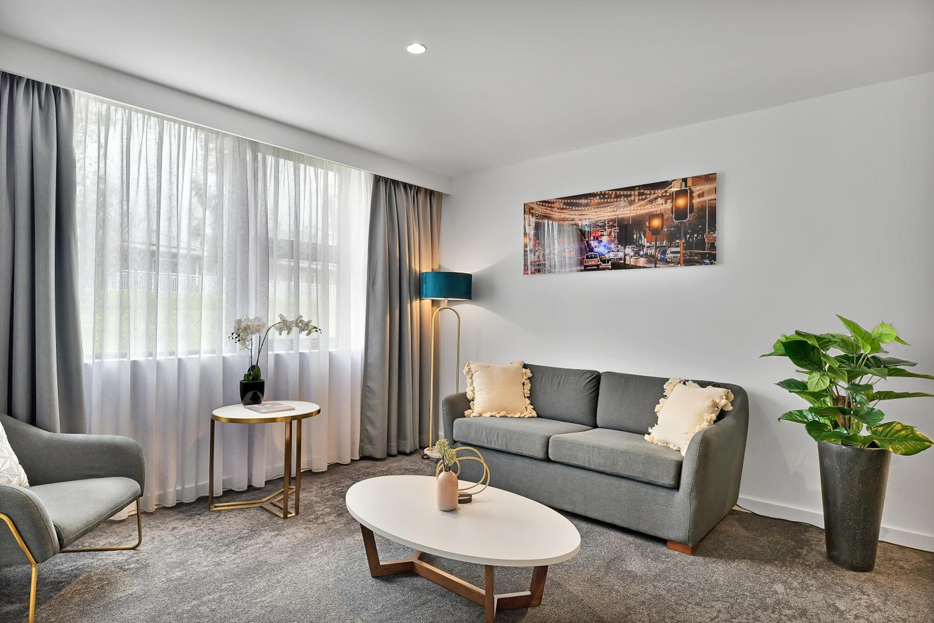 Premier King Suite - Photo 6
