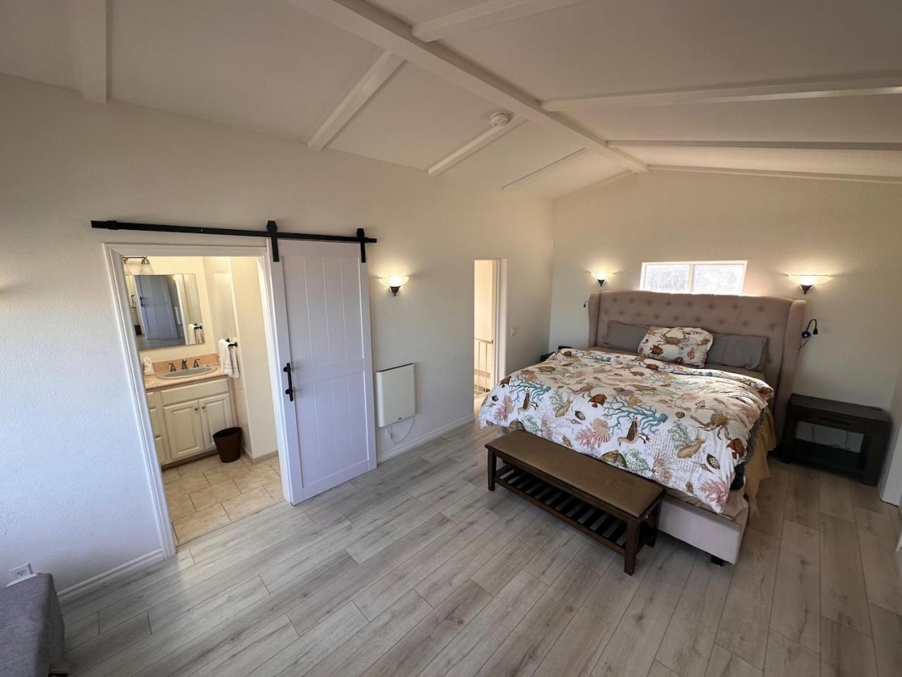 Two-Bedroom House - Photo 13