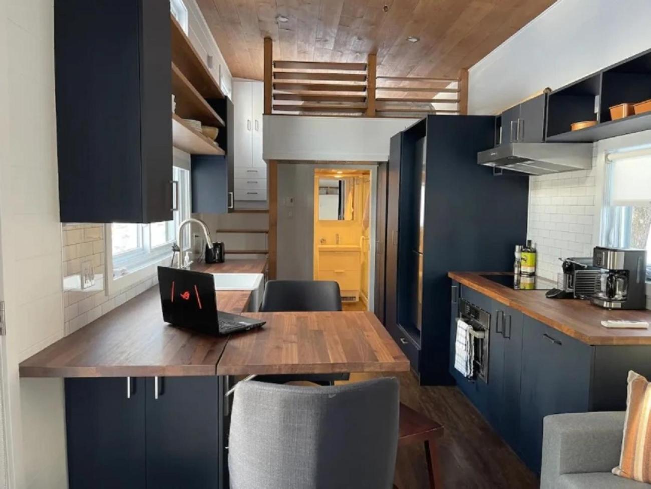 Mobile Home - Photo 10