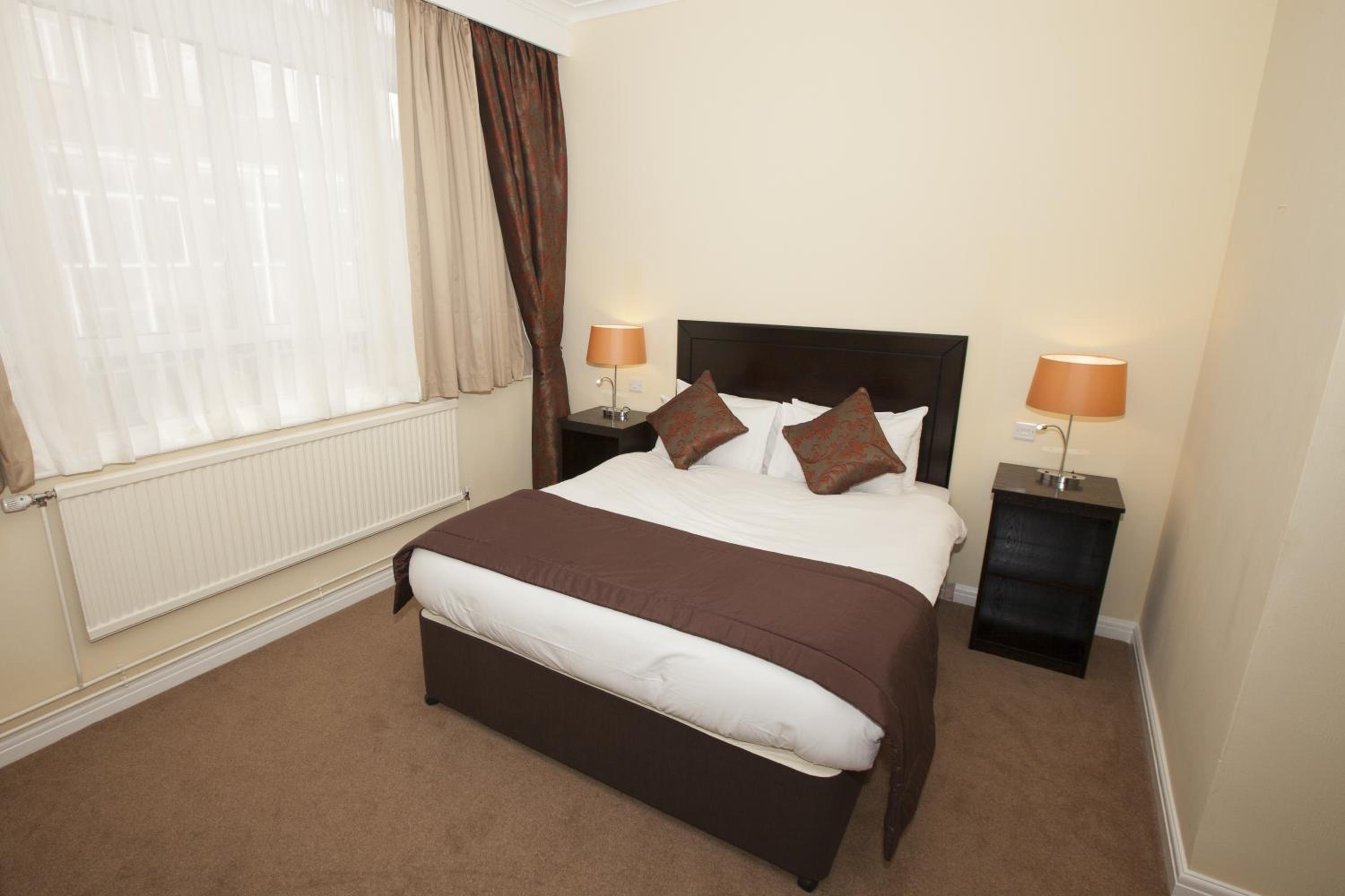 Double Room with Private Bathroom photo 1