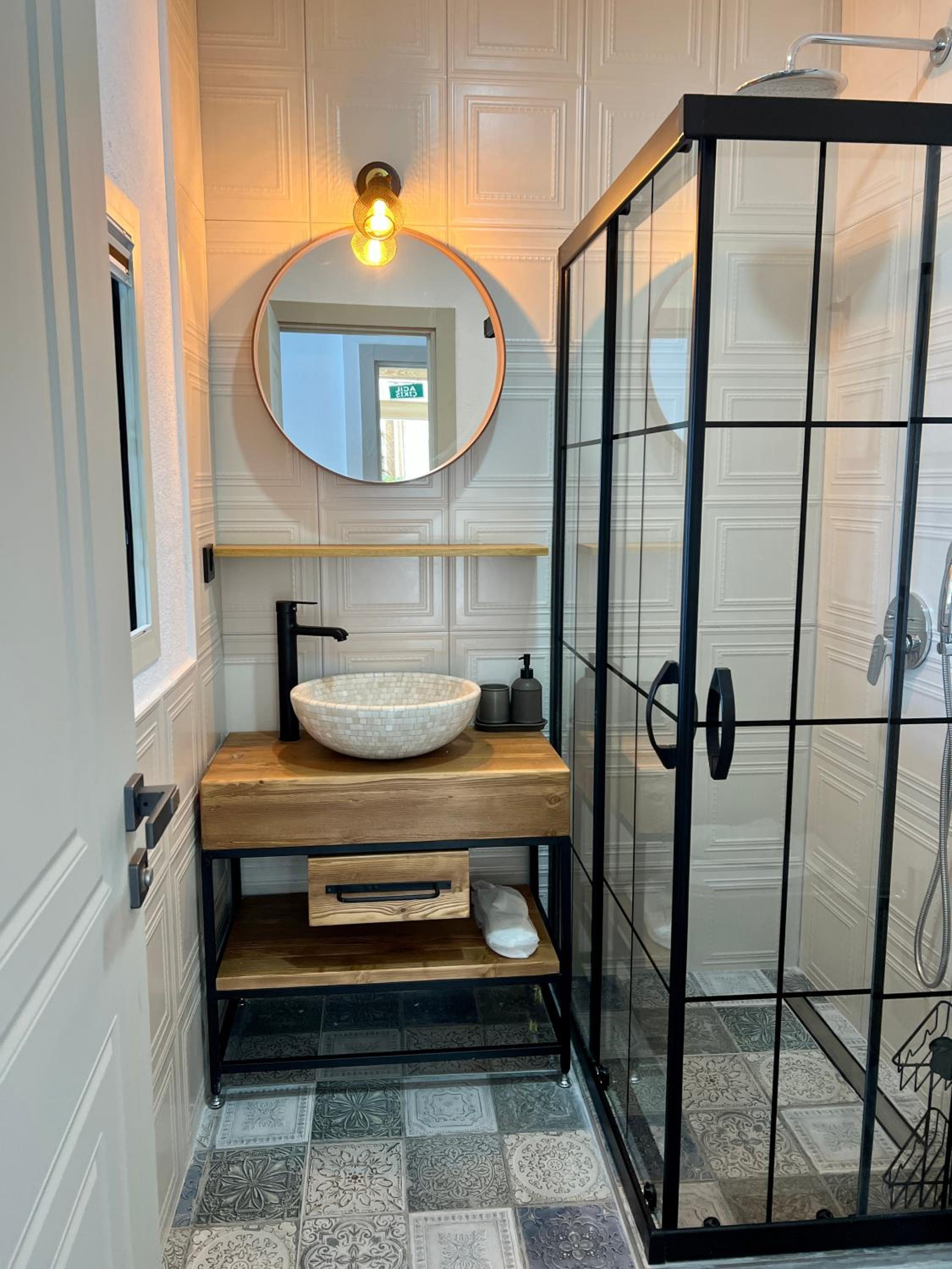 Double Room with Spa Bath - Photo 10