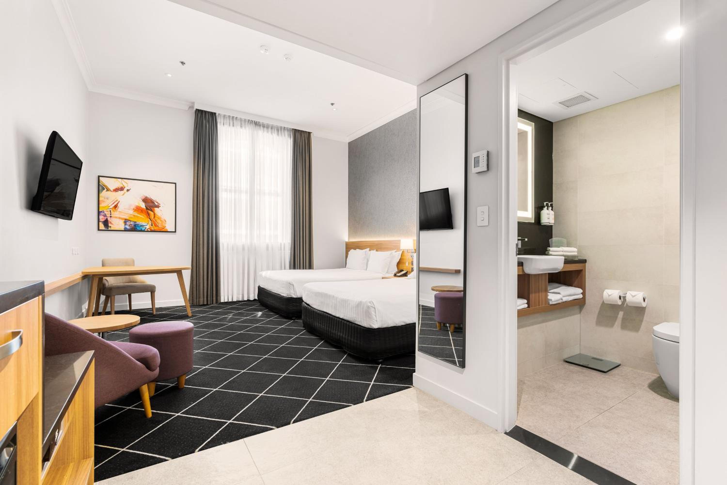 Deluxe Family Room - Photo 7
