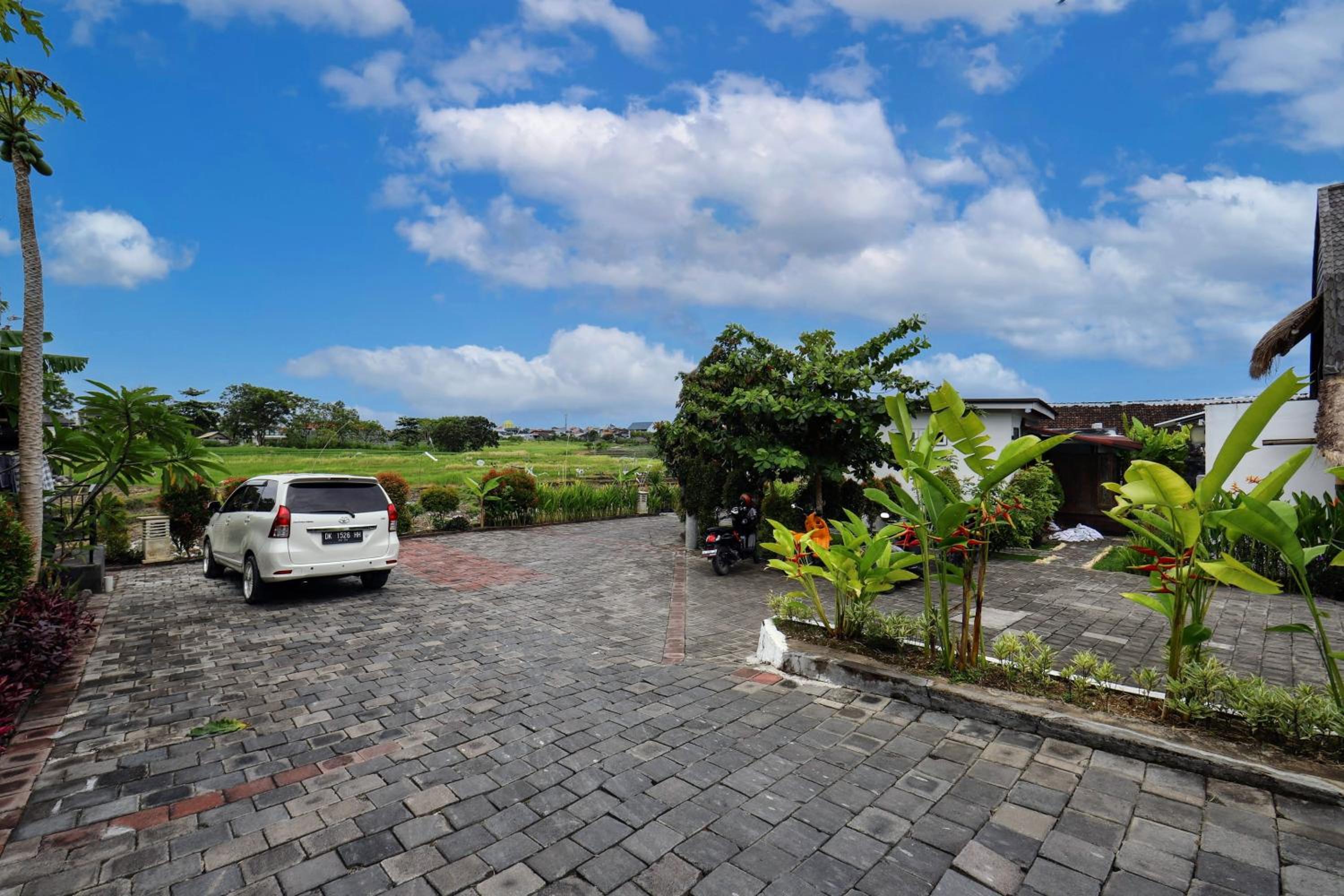 One-Bedroom Bungalow - Photo 47