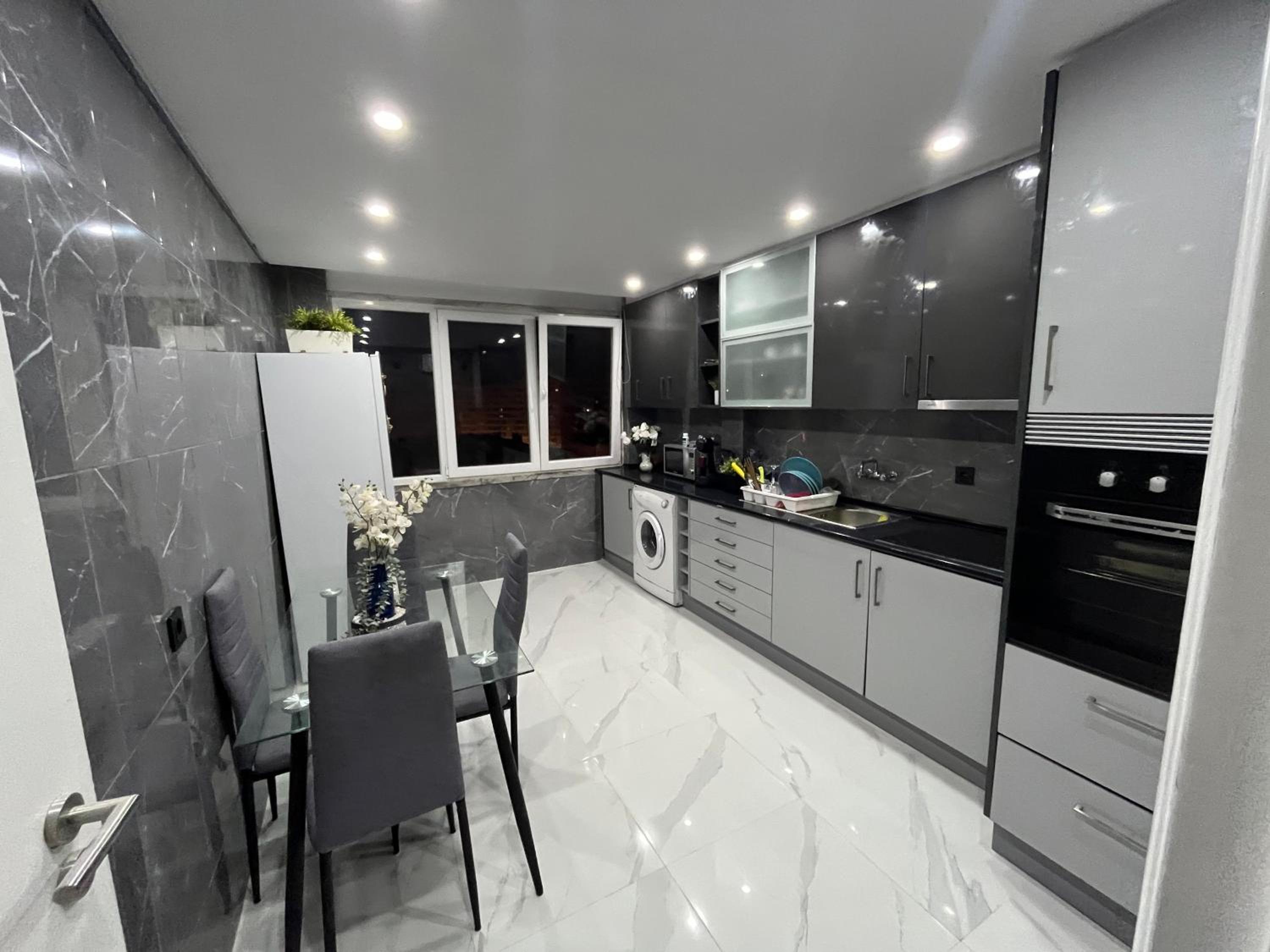 One-Bedroom Apartment - Photo 11