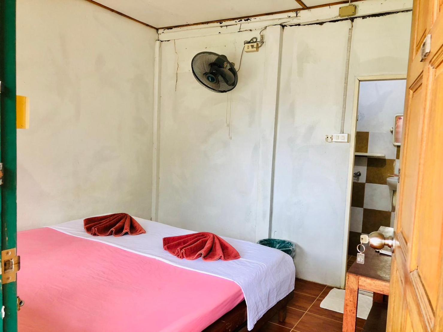 Budget Double Room photo 2
