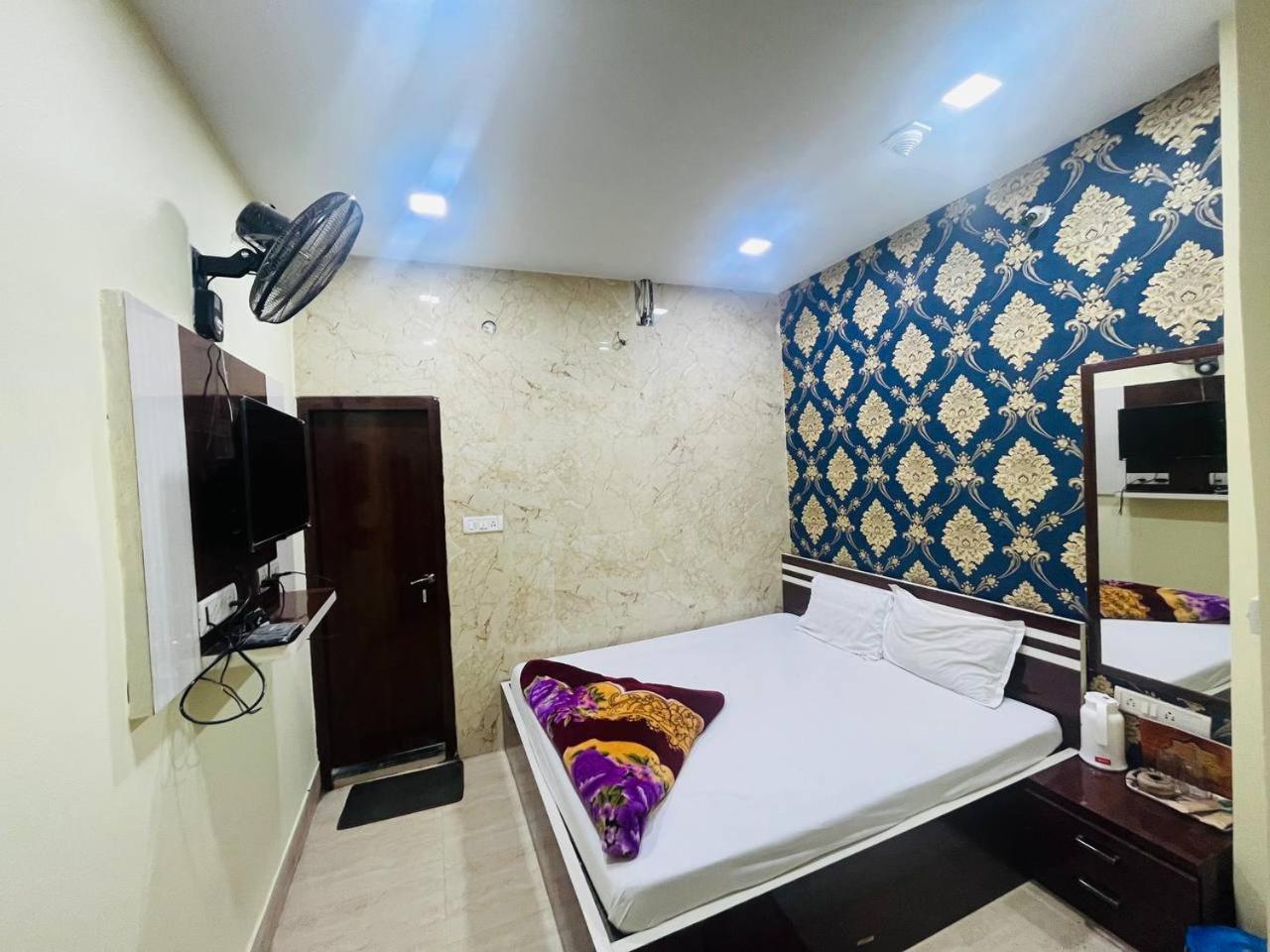 Deluxe Double Room - Photo 37