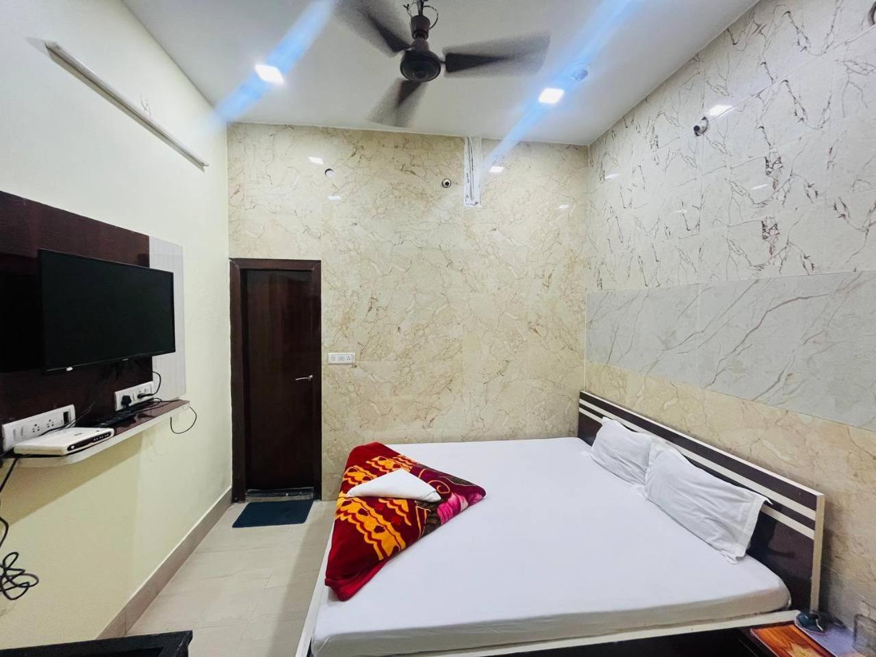 Deluxe Double Room - Photo 36