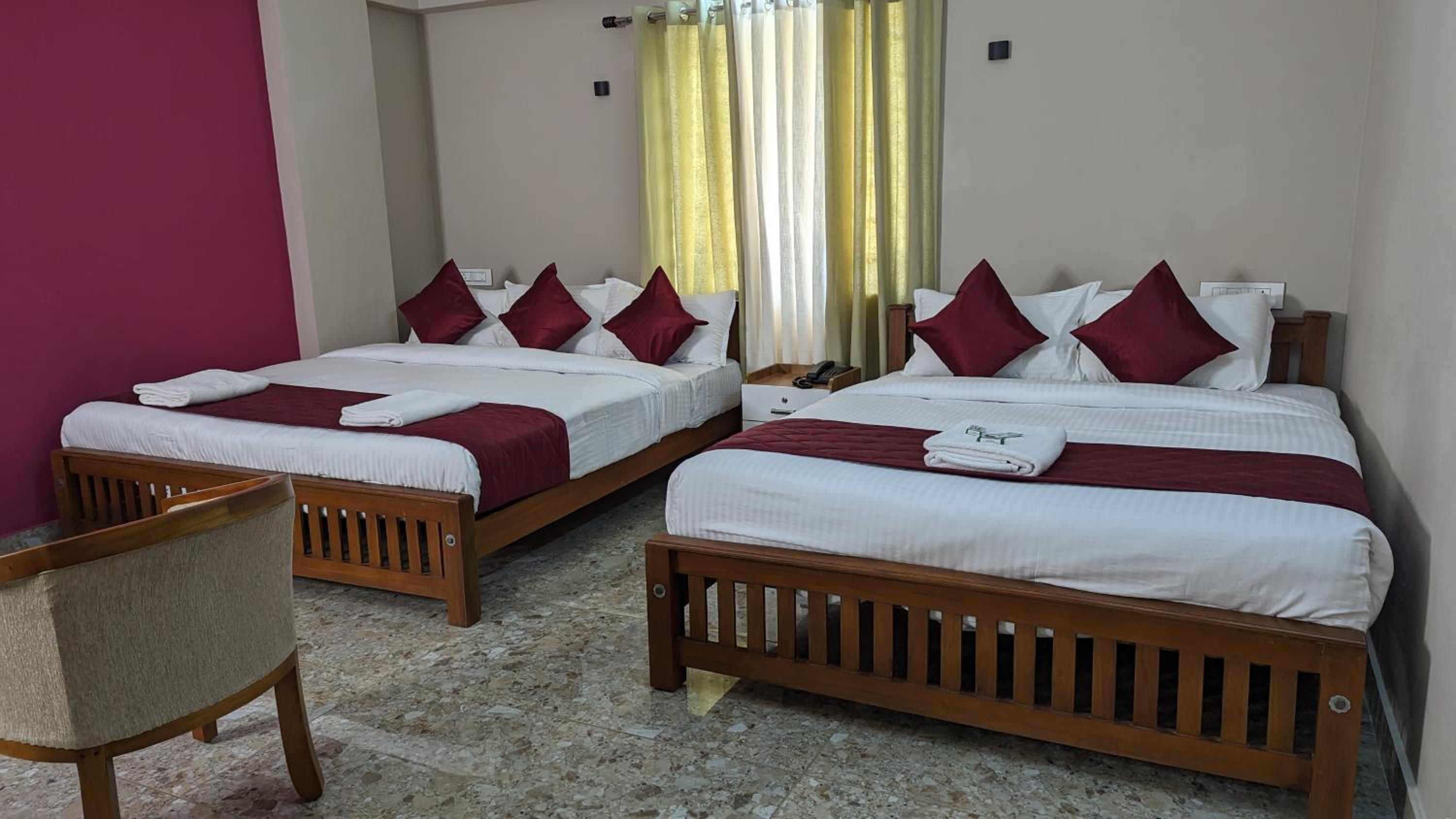 Deluxe Family Suite - Photo 6