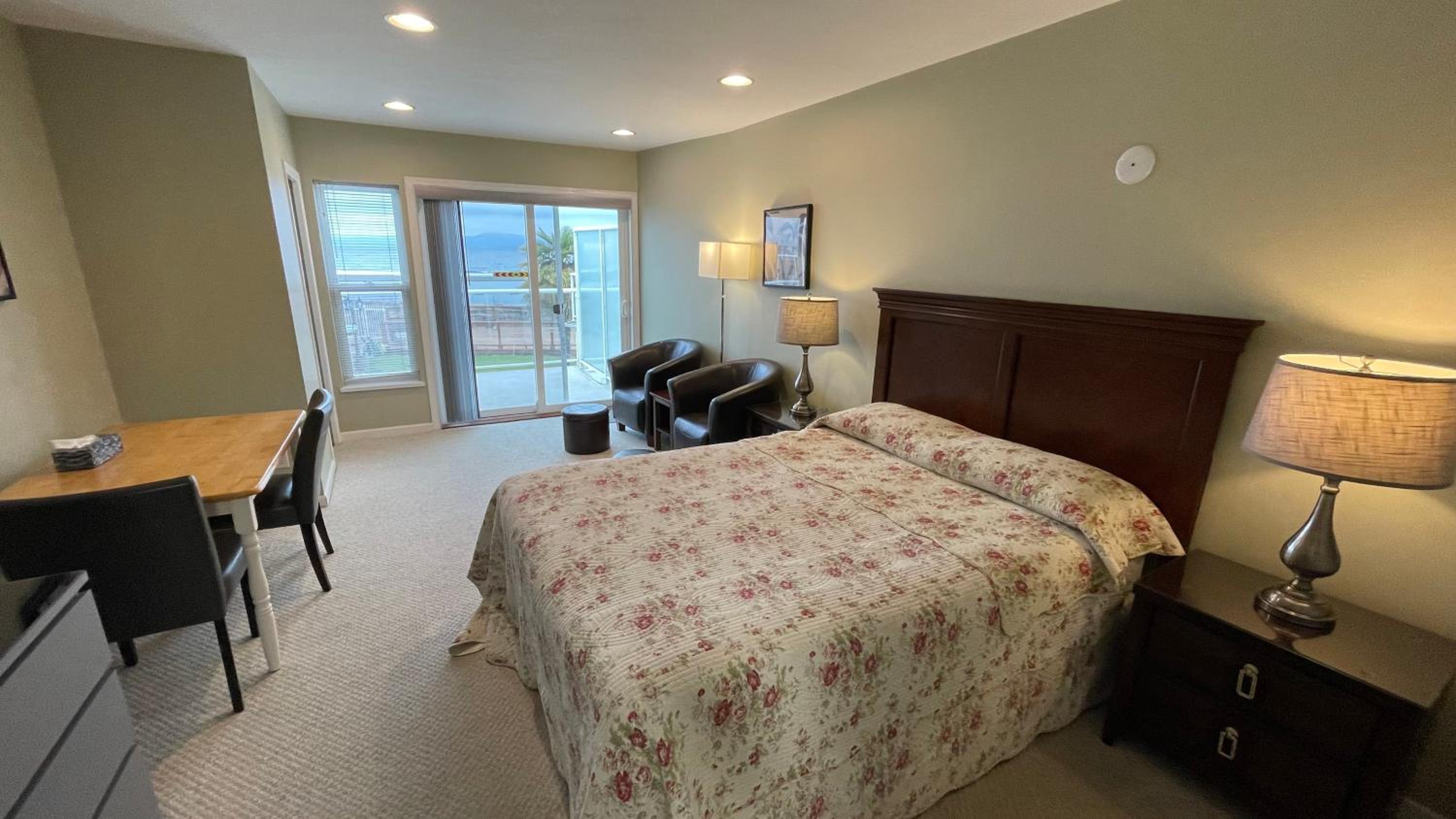 Standard Queen Suite photo 2