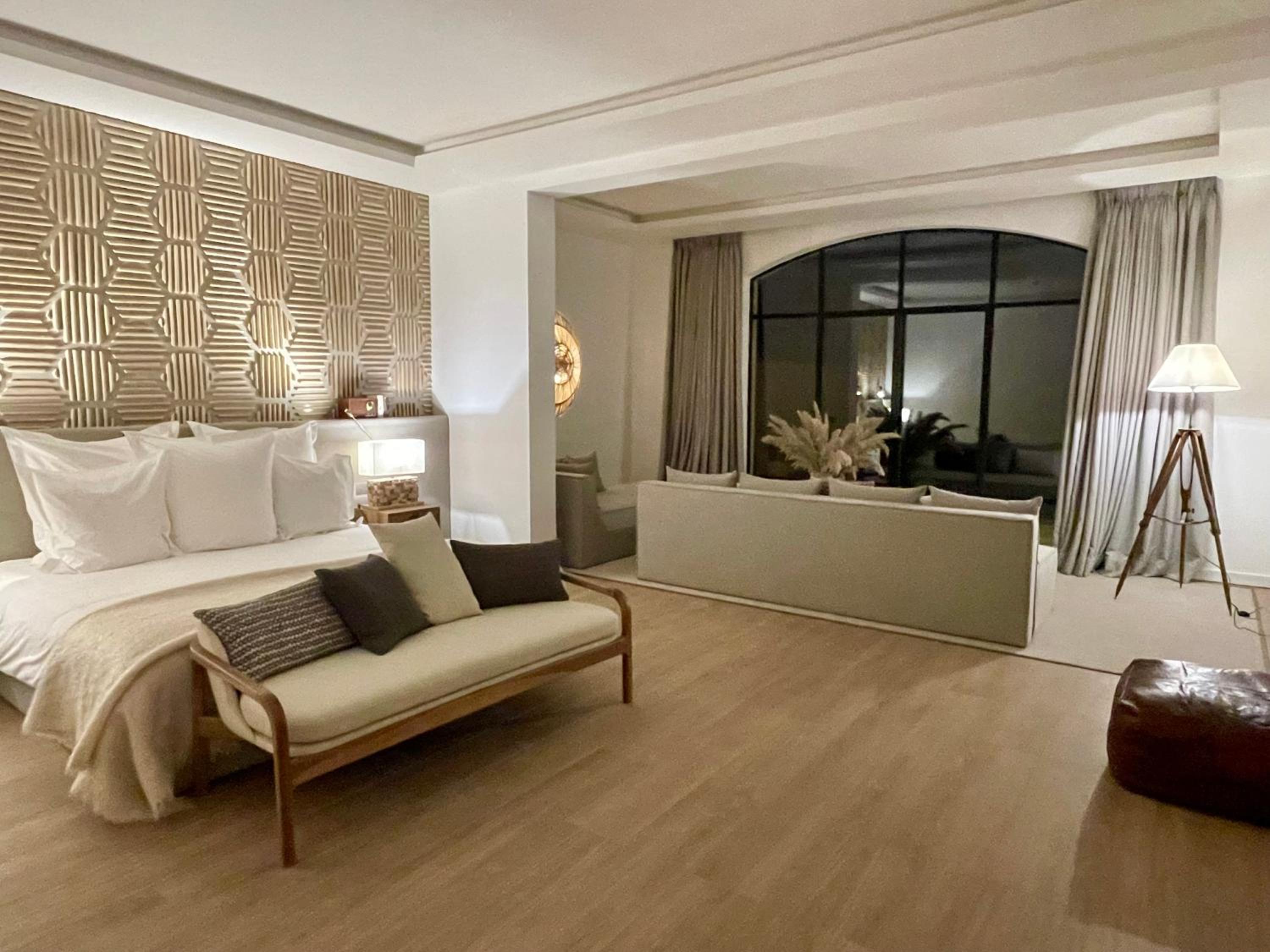 Superior King Suite - Photo 1