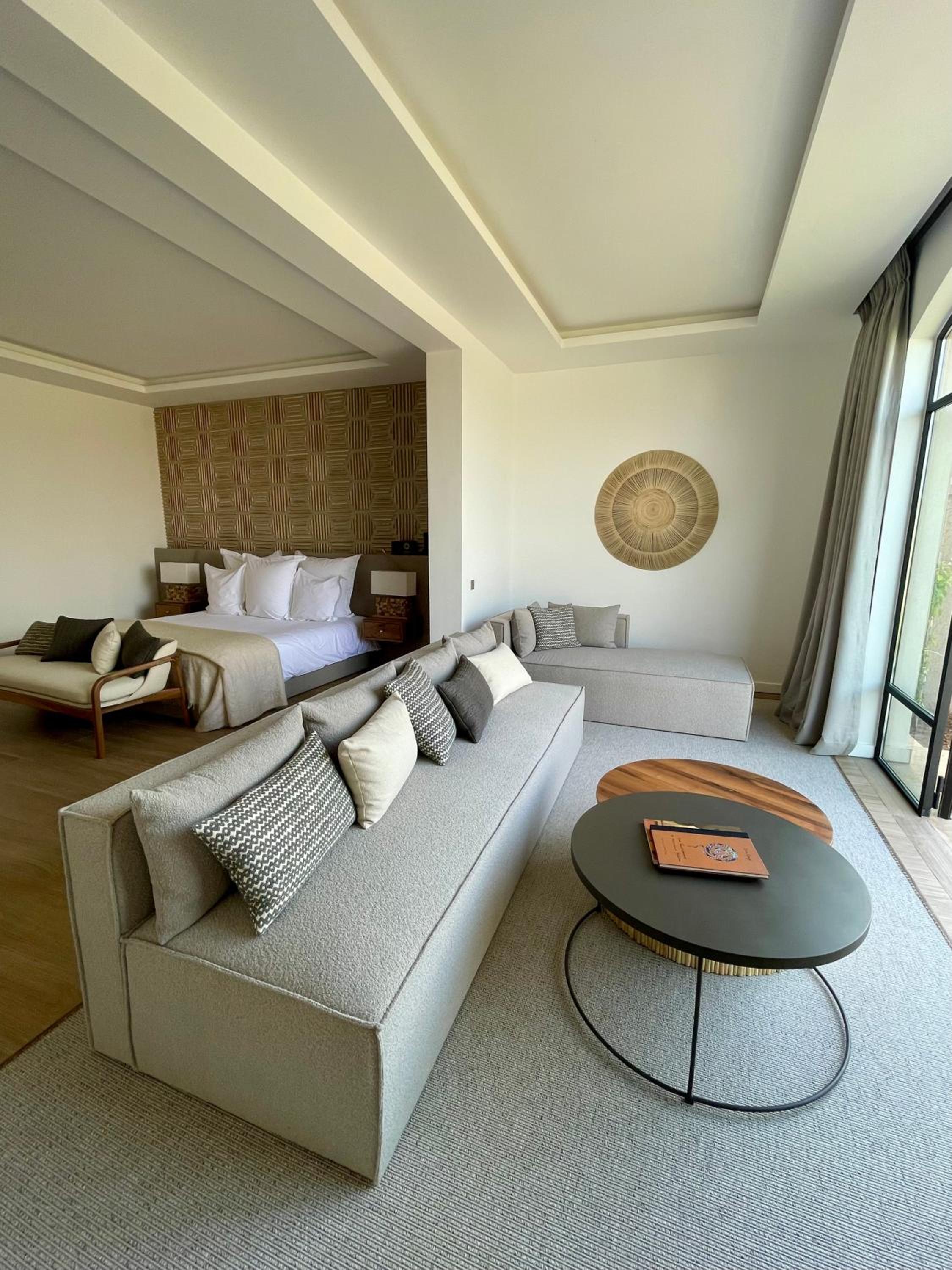 Superior King Suite - Photo 17