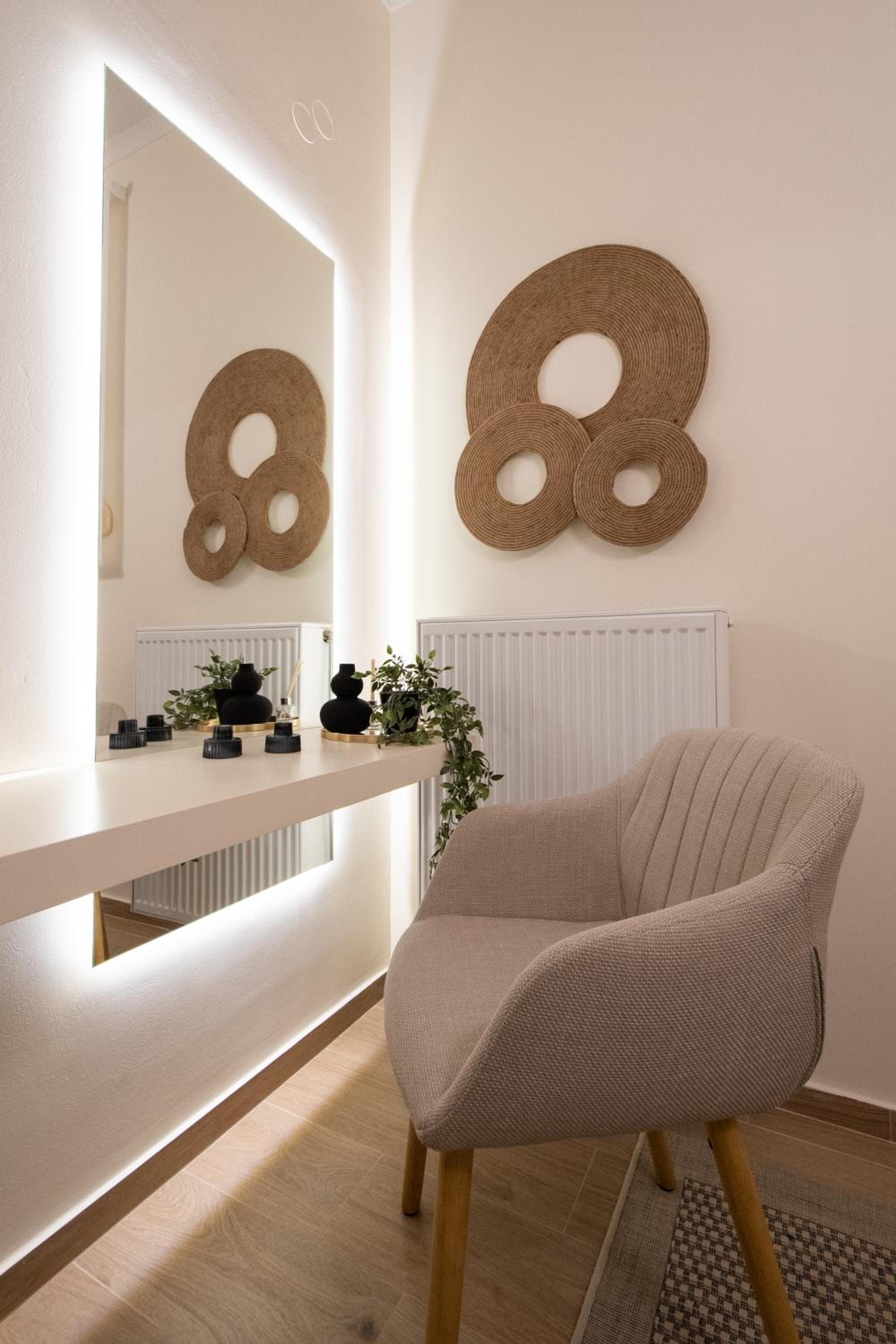 One-Bedroom Apartment photo 3