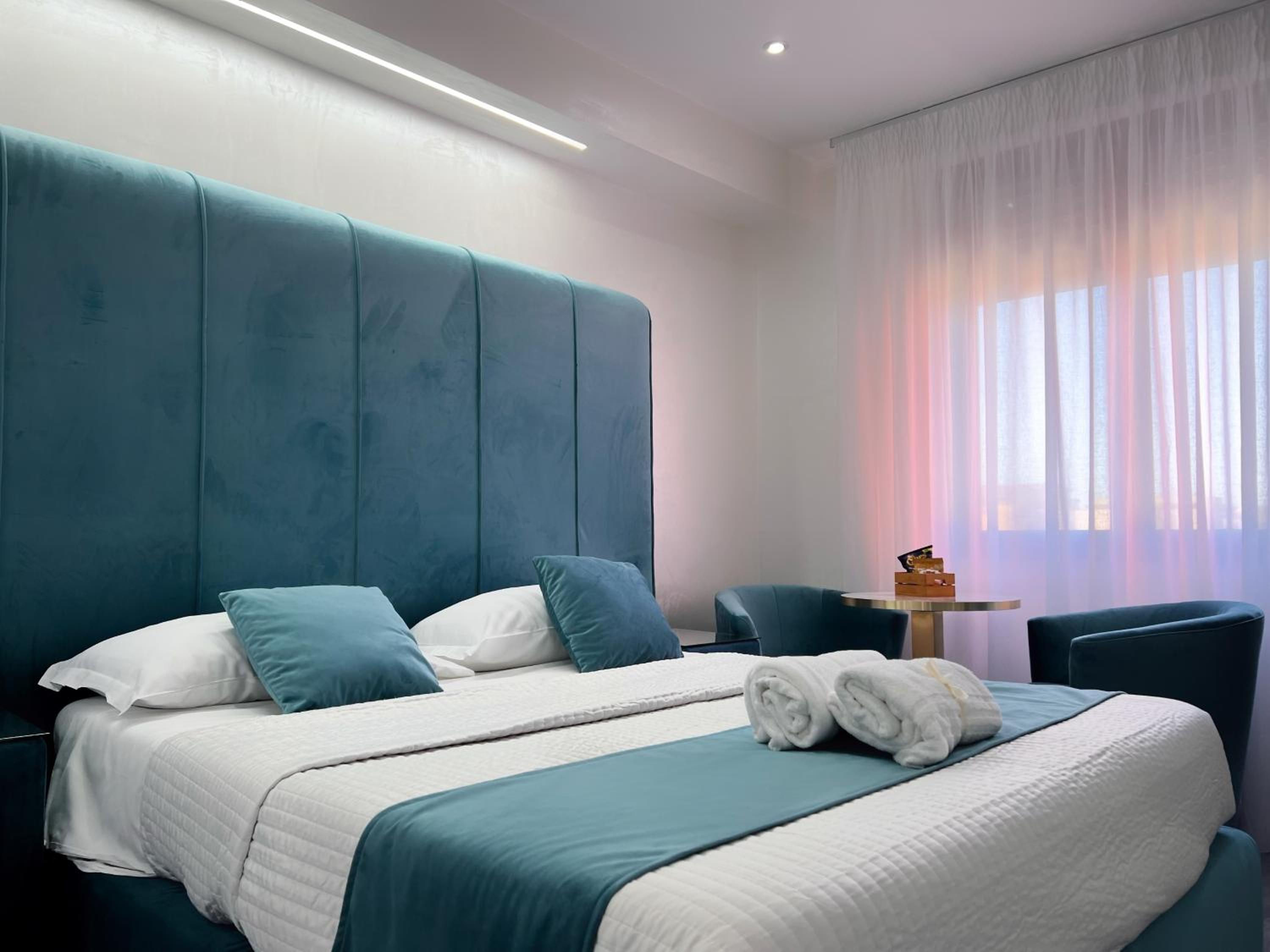 Standard Double Room - Photo 3