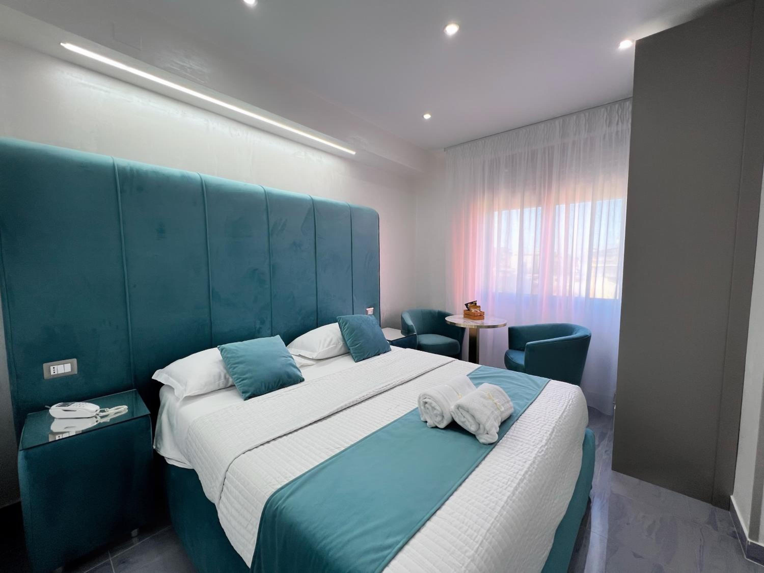 Standard Double Room - Photo 1