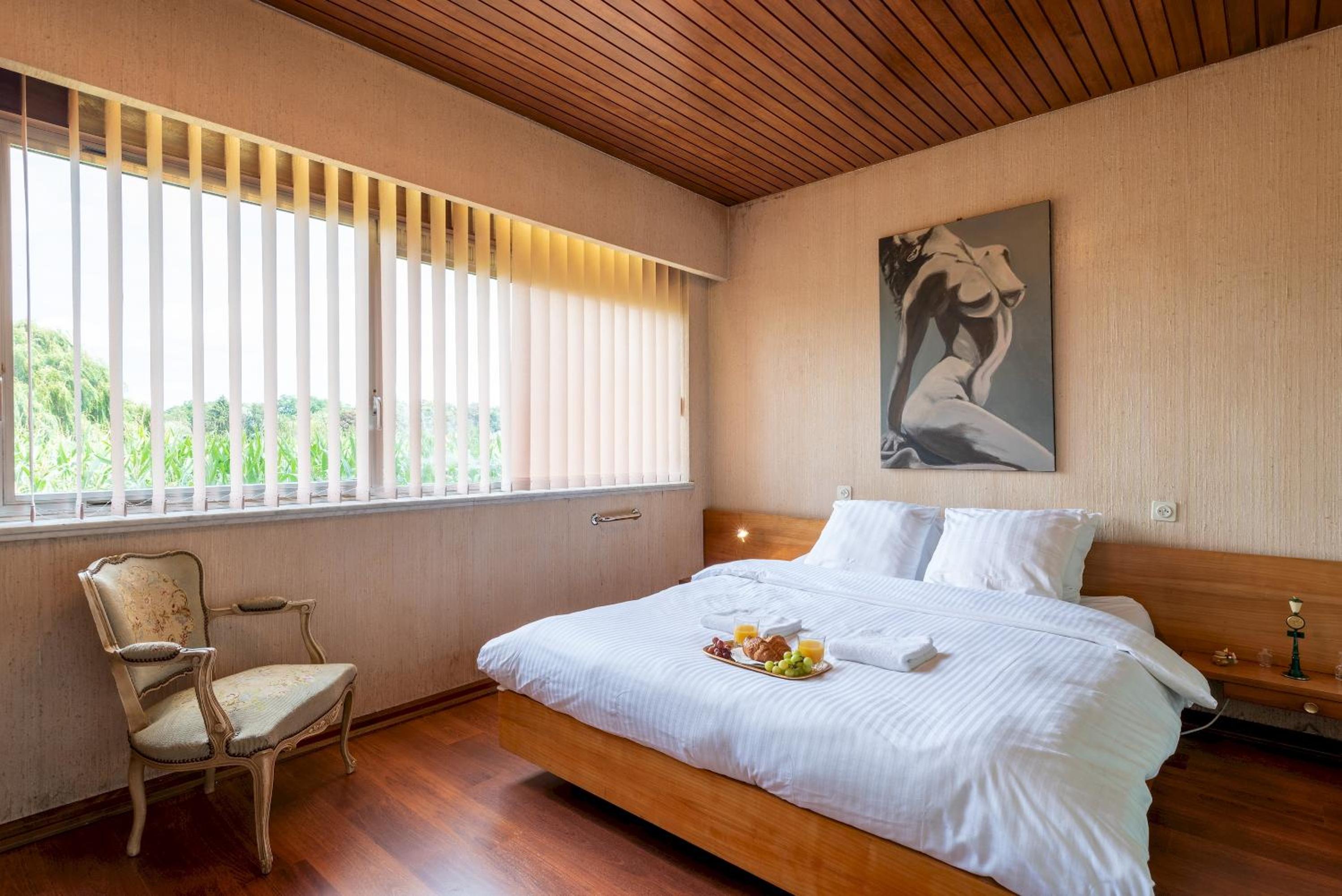 Villa photo 2