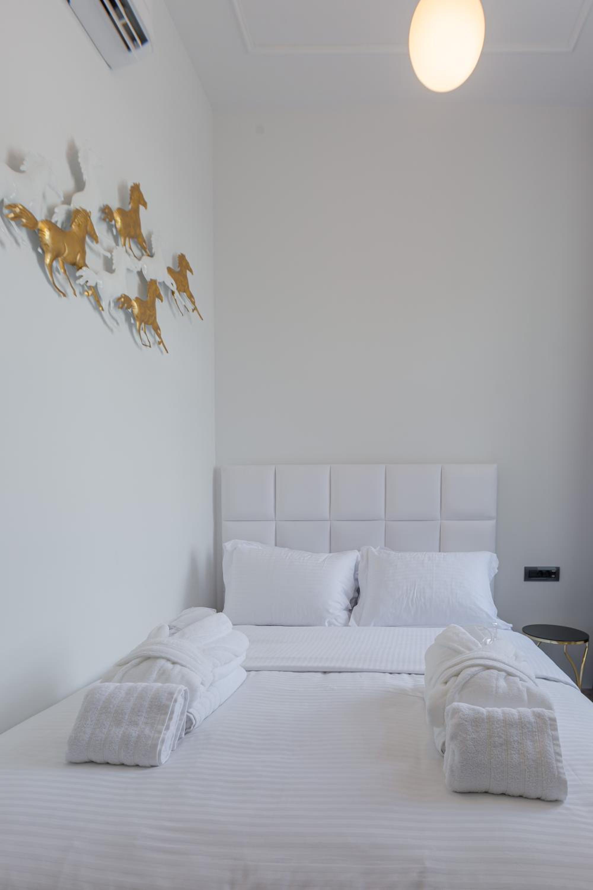 Double Room - Photo 10
