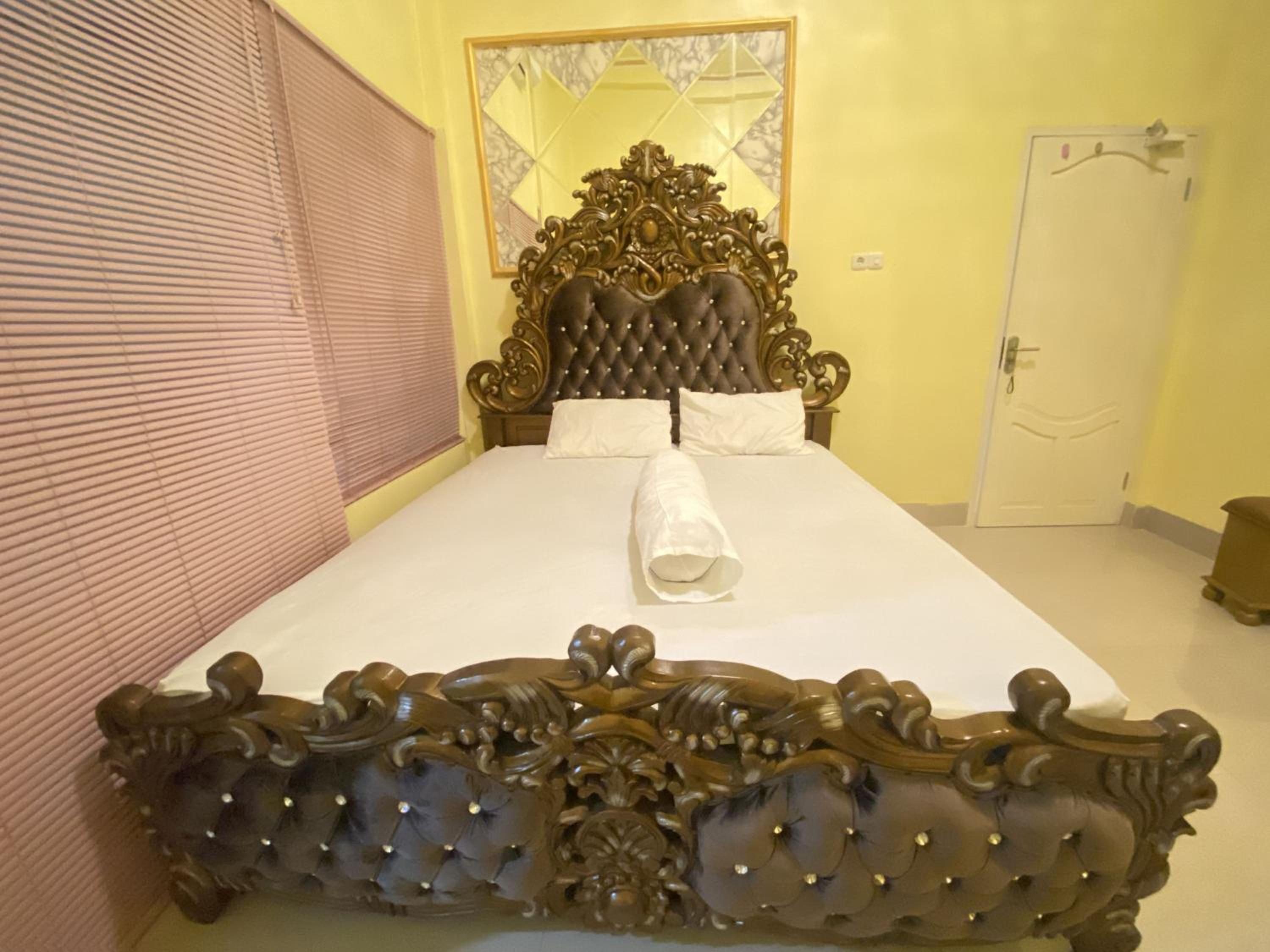 Deluxe Room - Photo 5