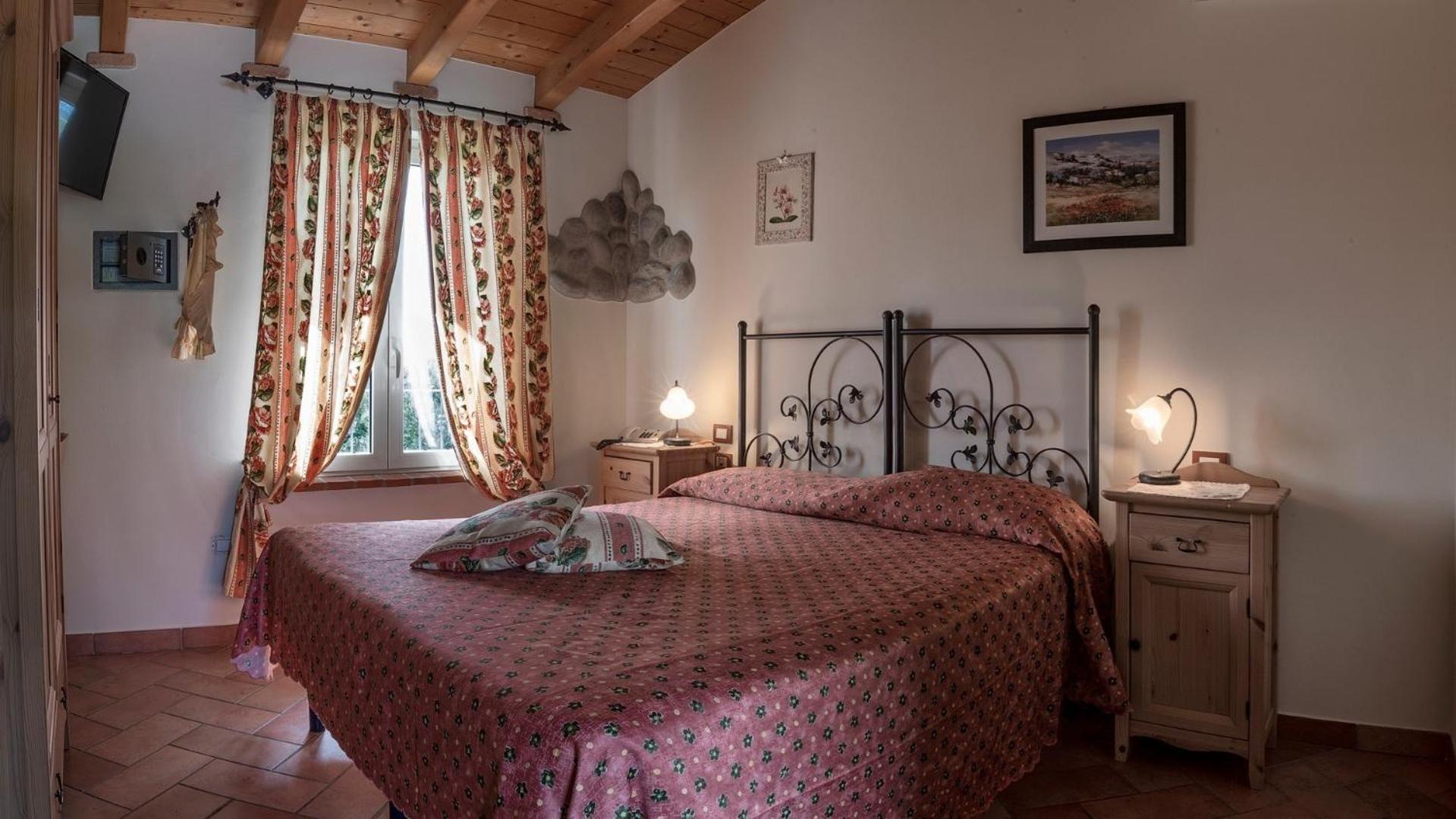 Double or Twin Room - Photo 1