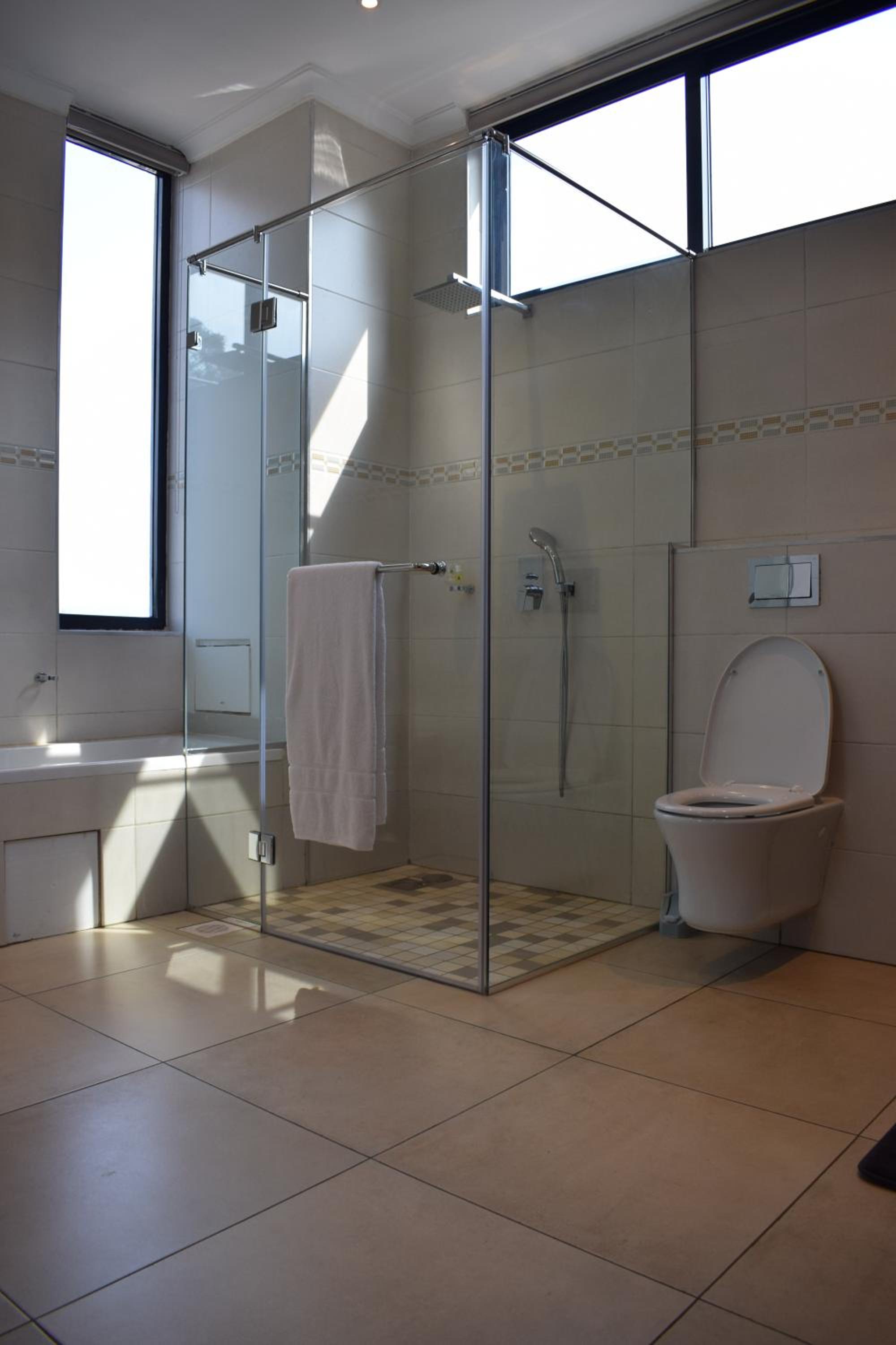 Deluxe Double or Twin Room with Balcony - Photo 1