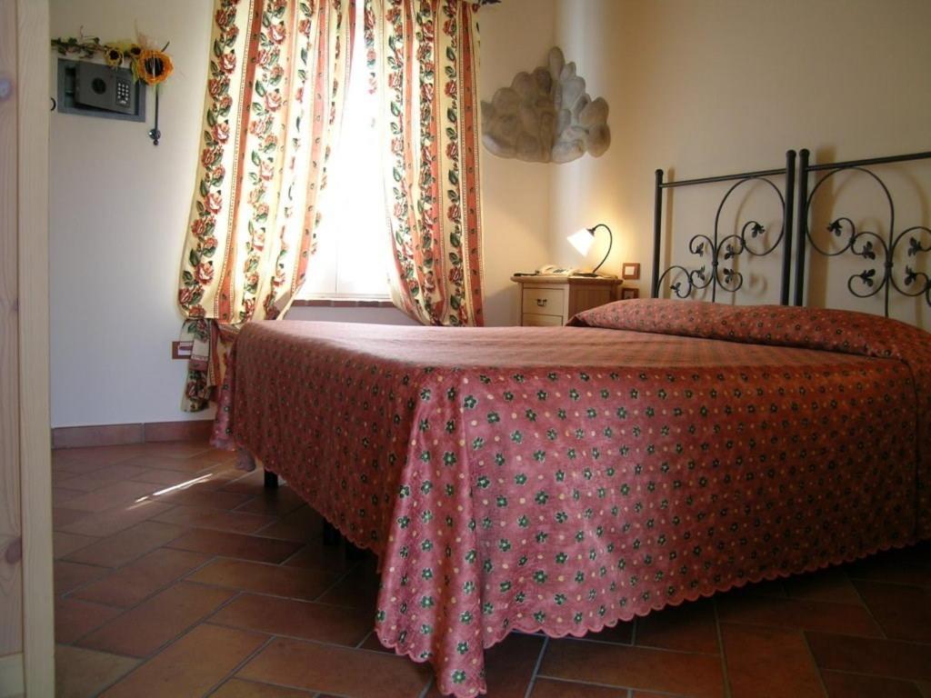 Economy Double Room - Photo 3